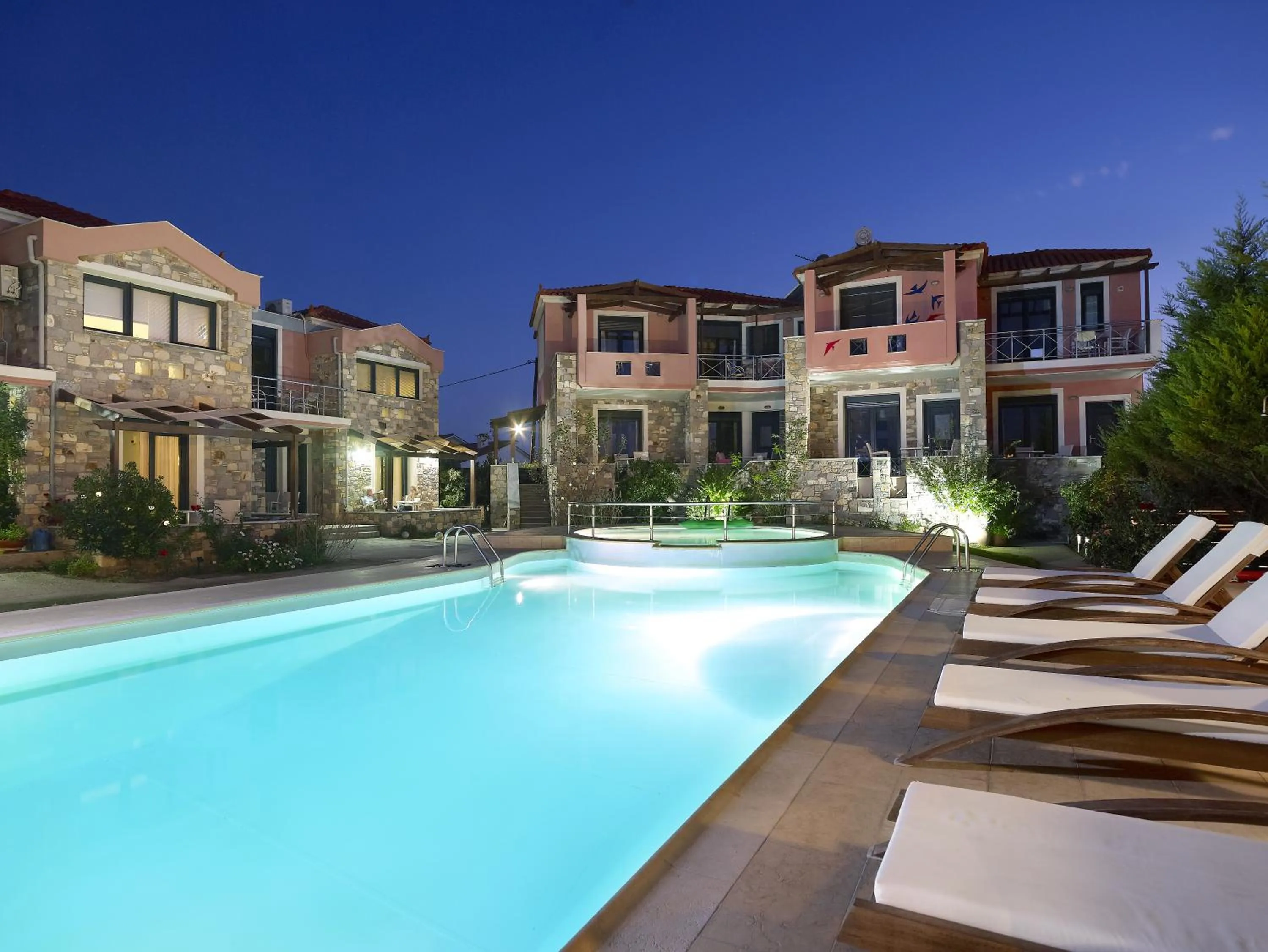 Night in Aeolis Apartments & Studios