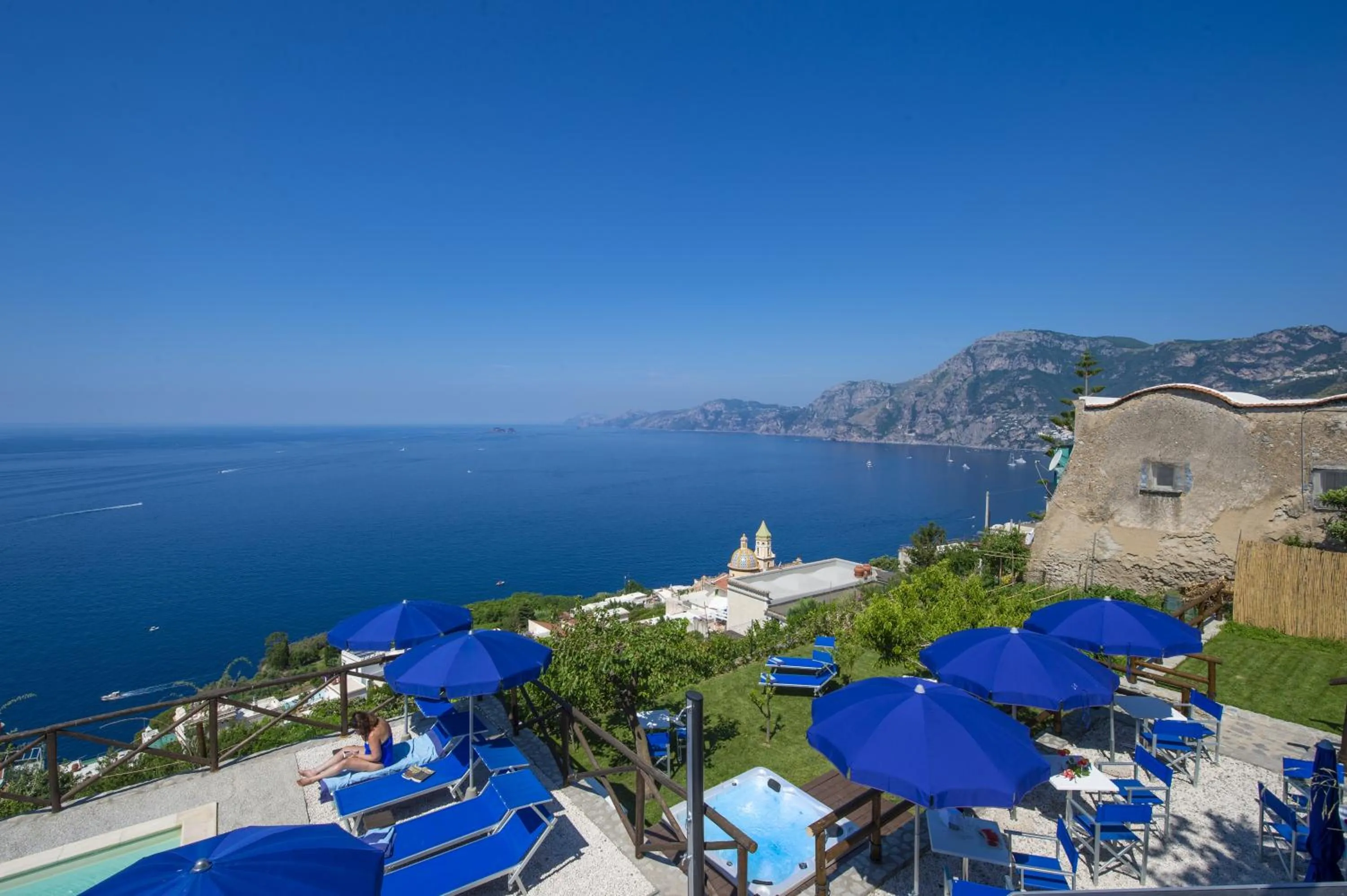 Property building in Villa Il Frantoio and Lilmar