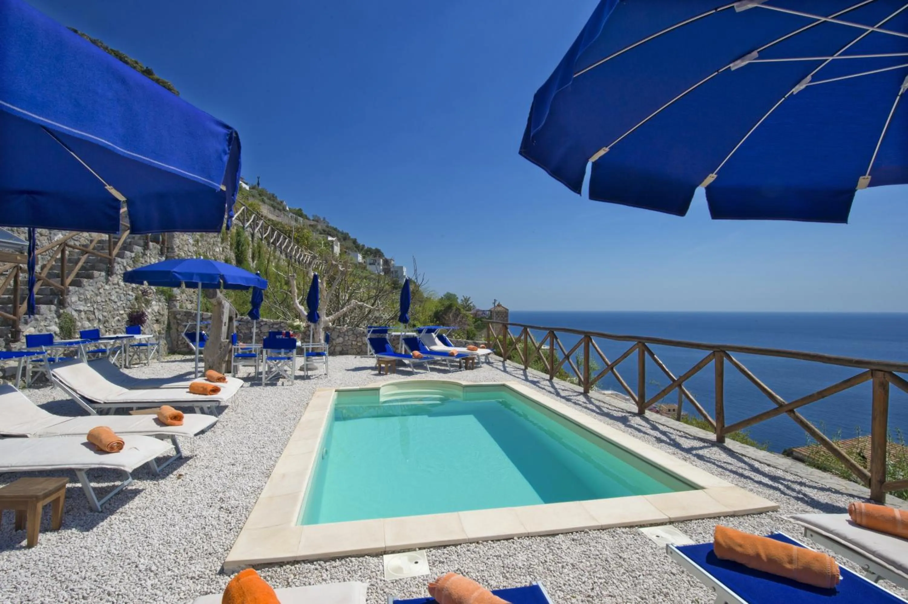 Day in Villa Il Frantoio and Lilmar