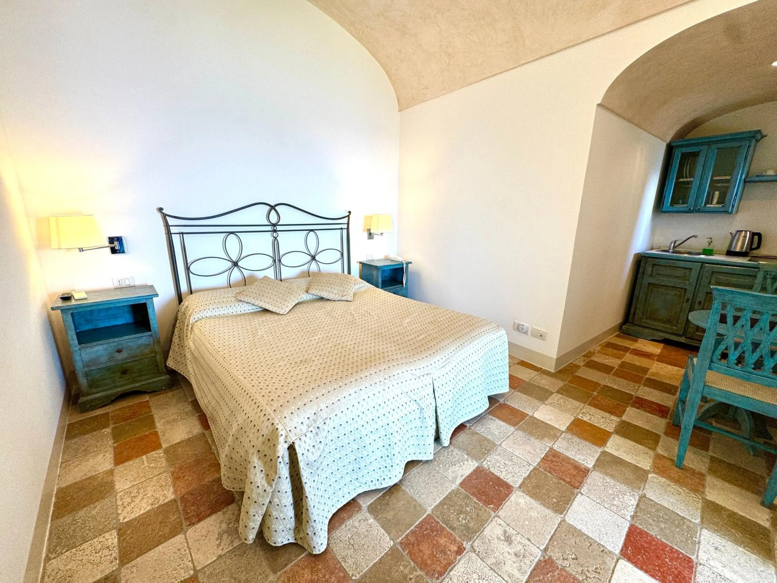 Bed in Villa Il Frantoio and Lilmar