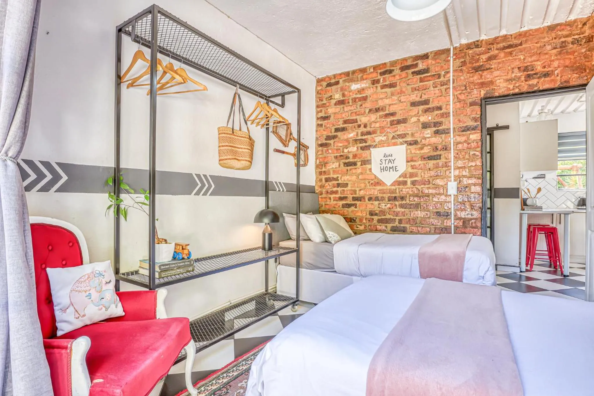 Photo of the whole room, Bed in The Bedford Manor