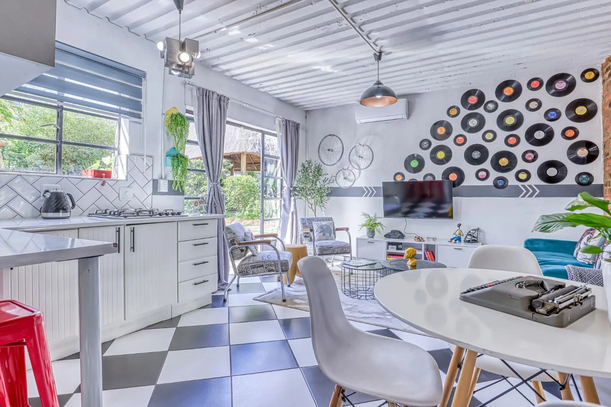 Kitchen or kitchenette in The Bedford Manor