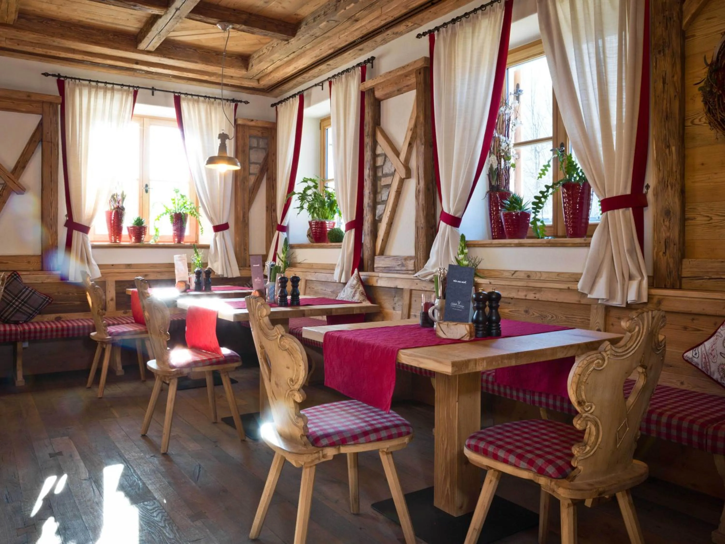 Restaurant/places to eat in Ortner's Resort