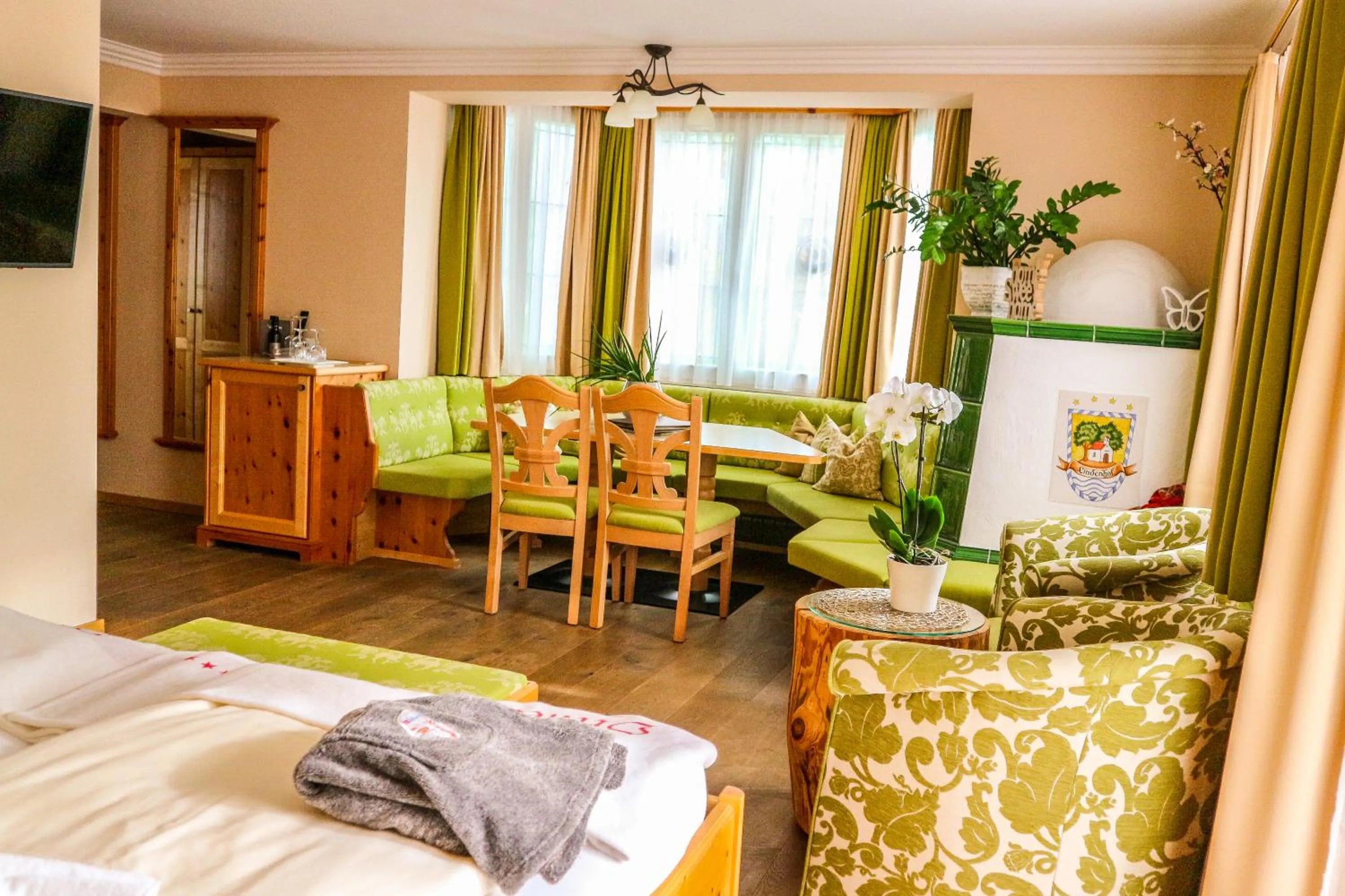 Living room, Bed in Ortner's Resort