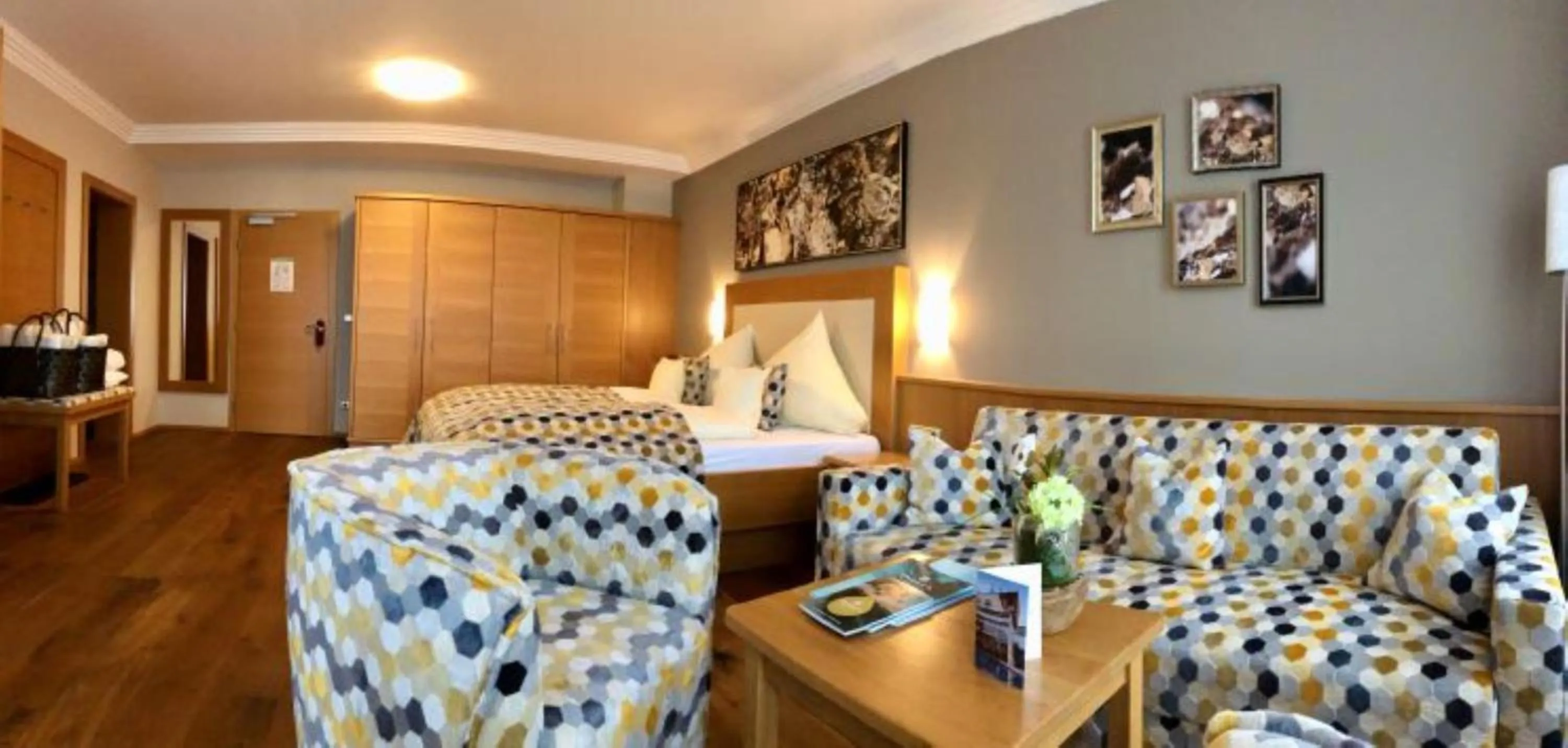 Photo of the whole room, Bed in Ortner's Resort