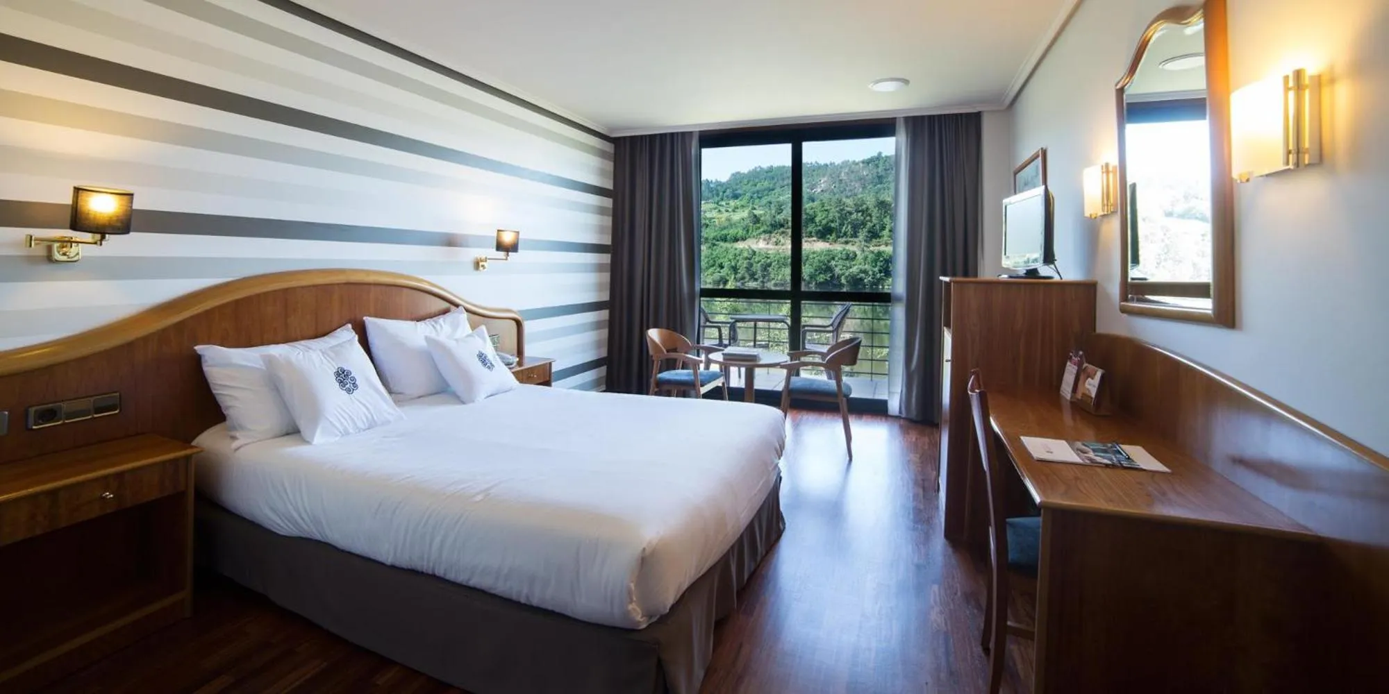 Photo of the whole room, Bed in Laias Caldaria hotel y Balneario