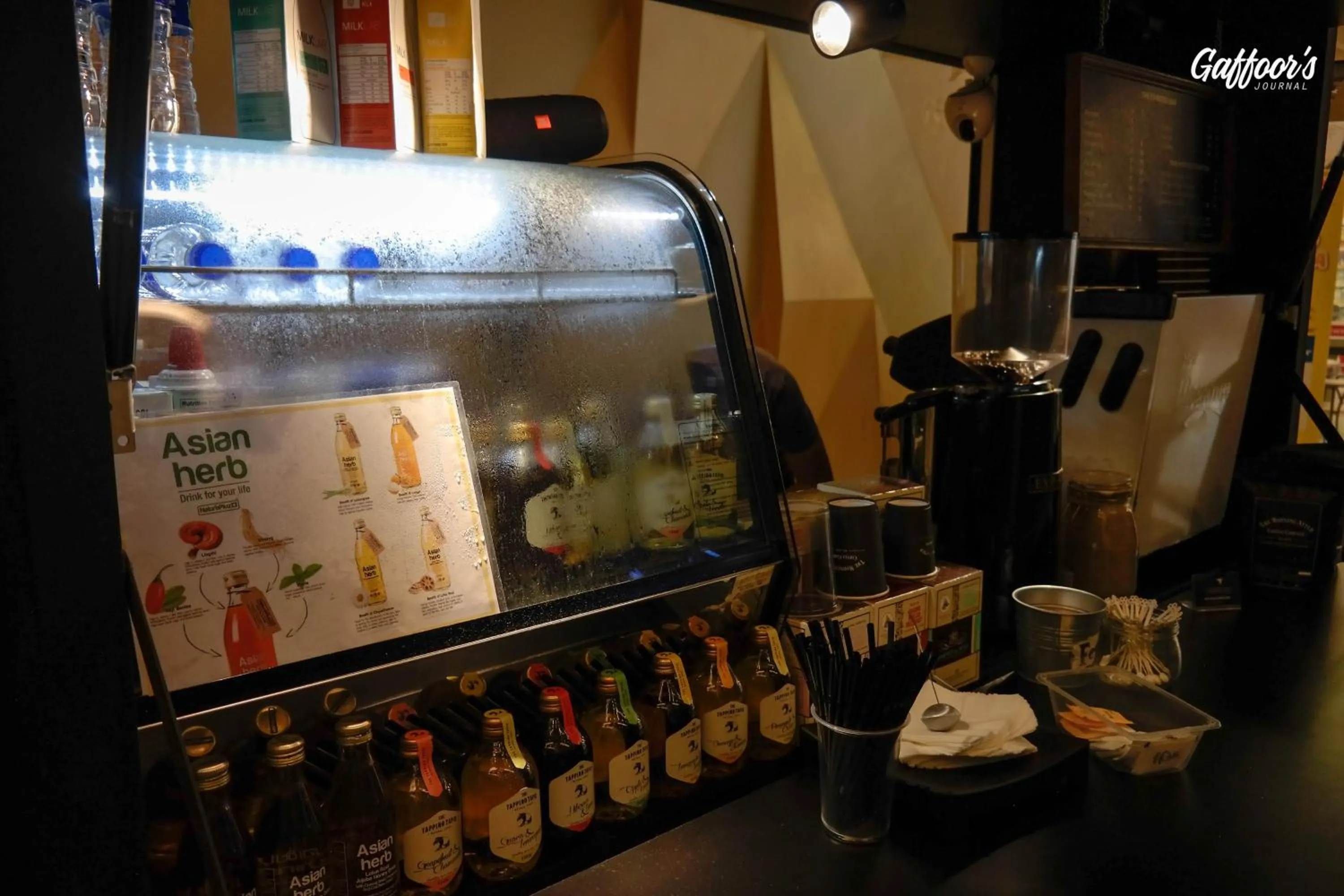 Restaurant/places to eat in Resort Hostel In City