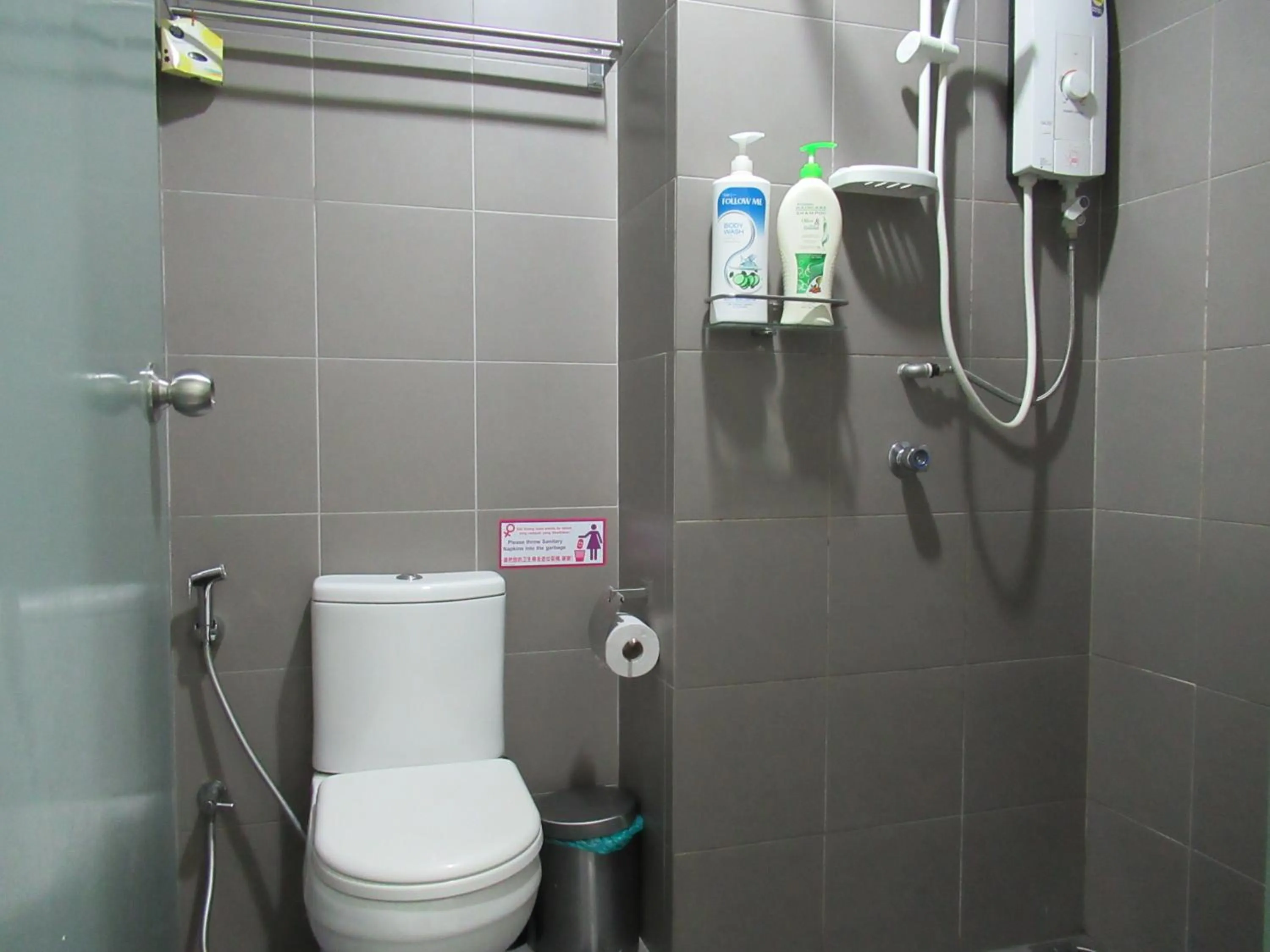 Bathroom in Resort Hostel In City