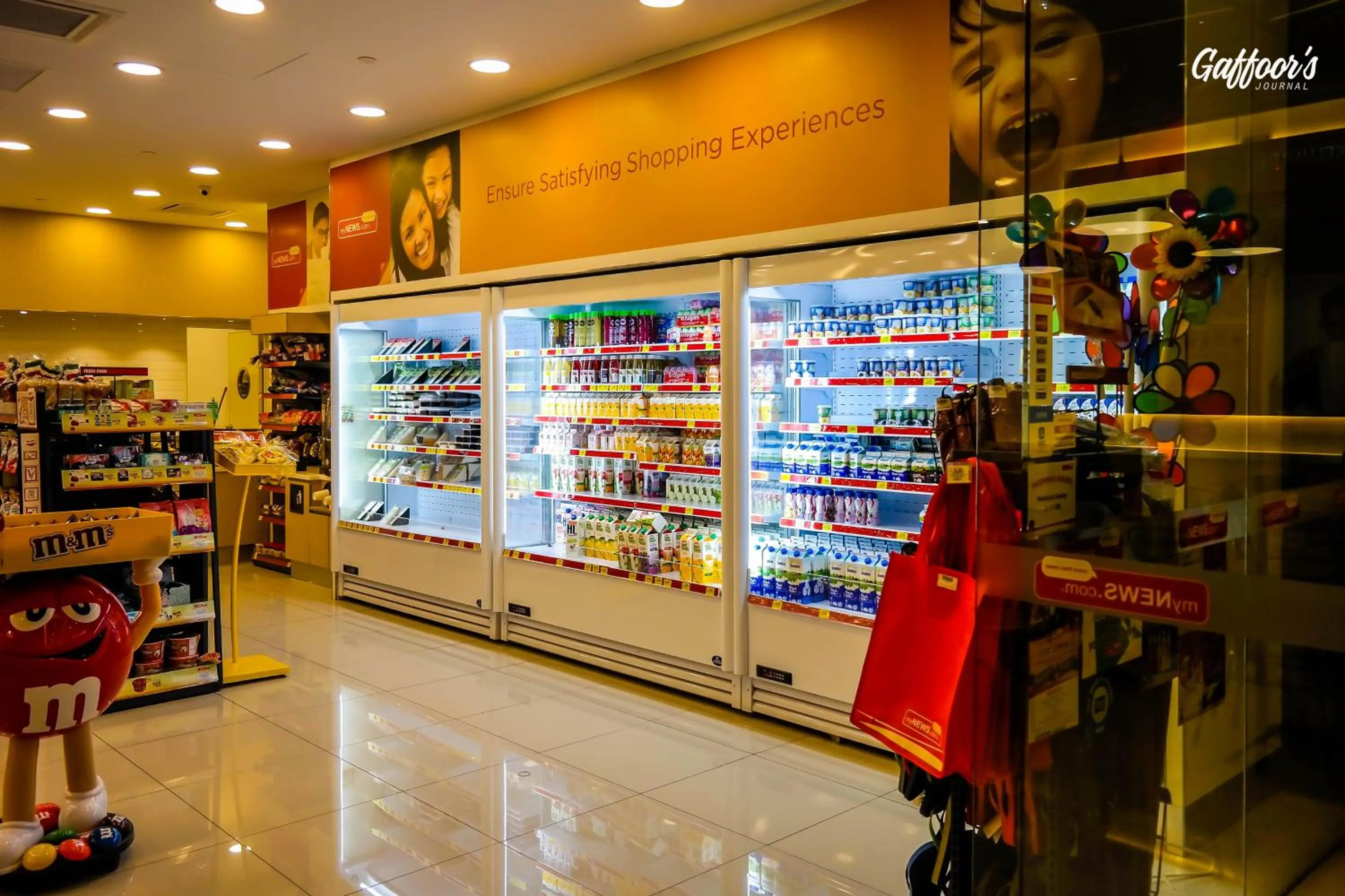 On-site shops in Resort Hostel In City