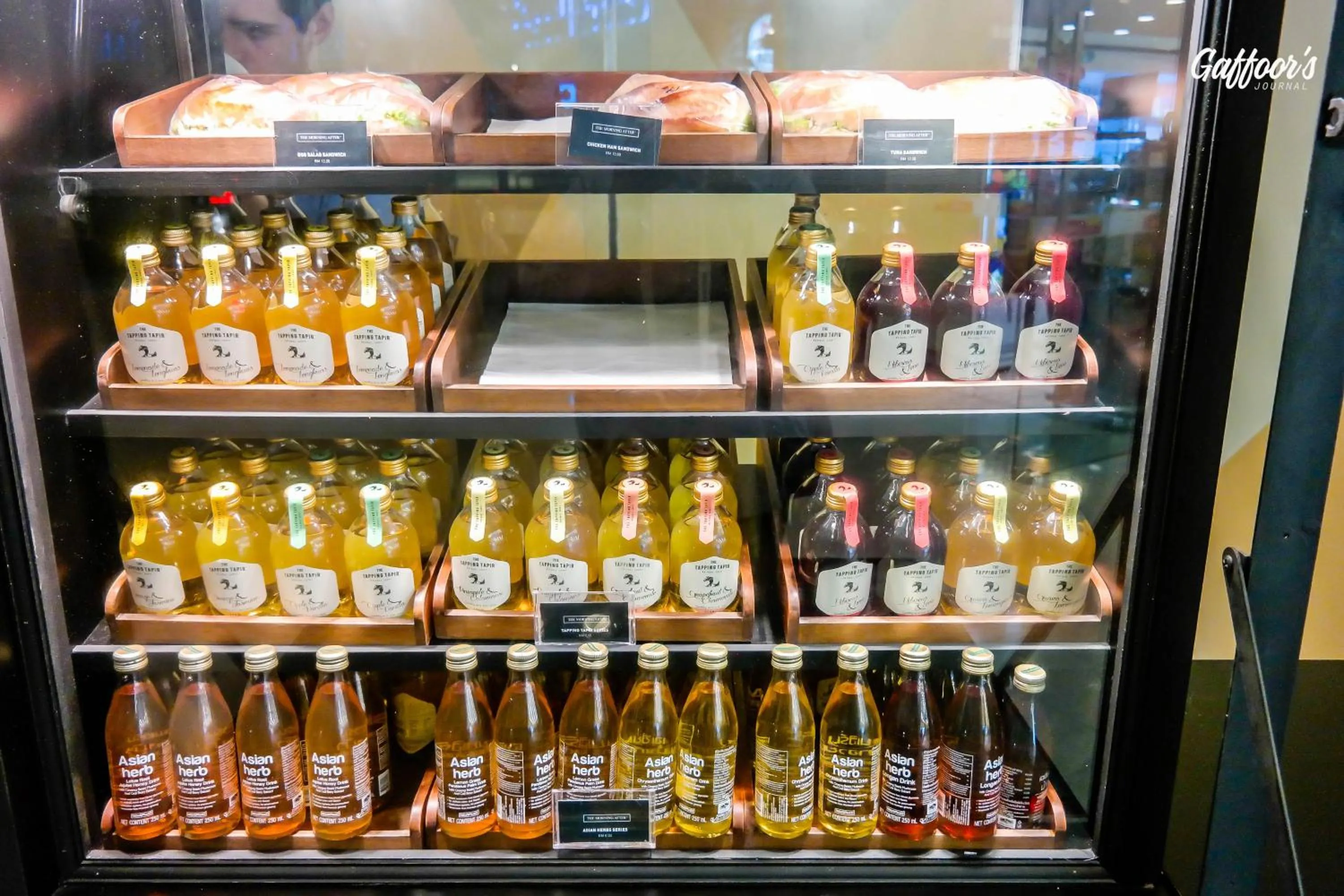 On-site shops in Resort Hostel In City