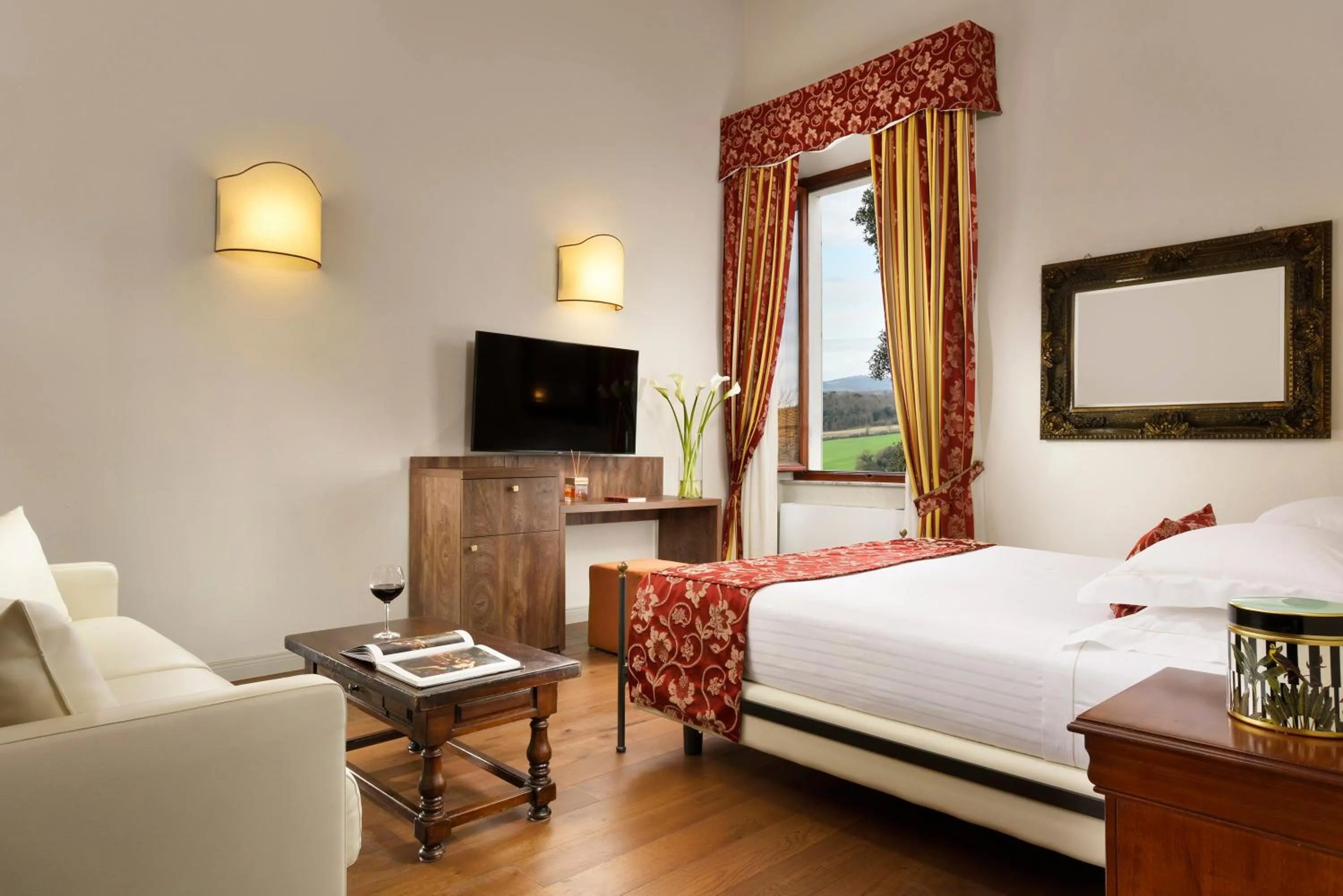 Bedroom, Bed in Villa Sabolini