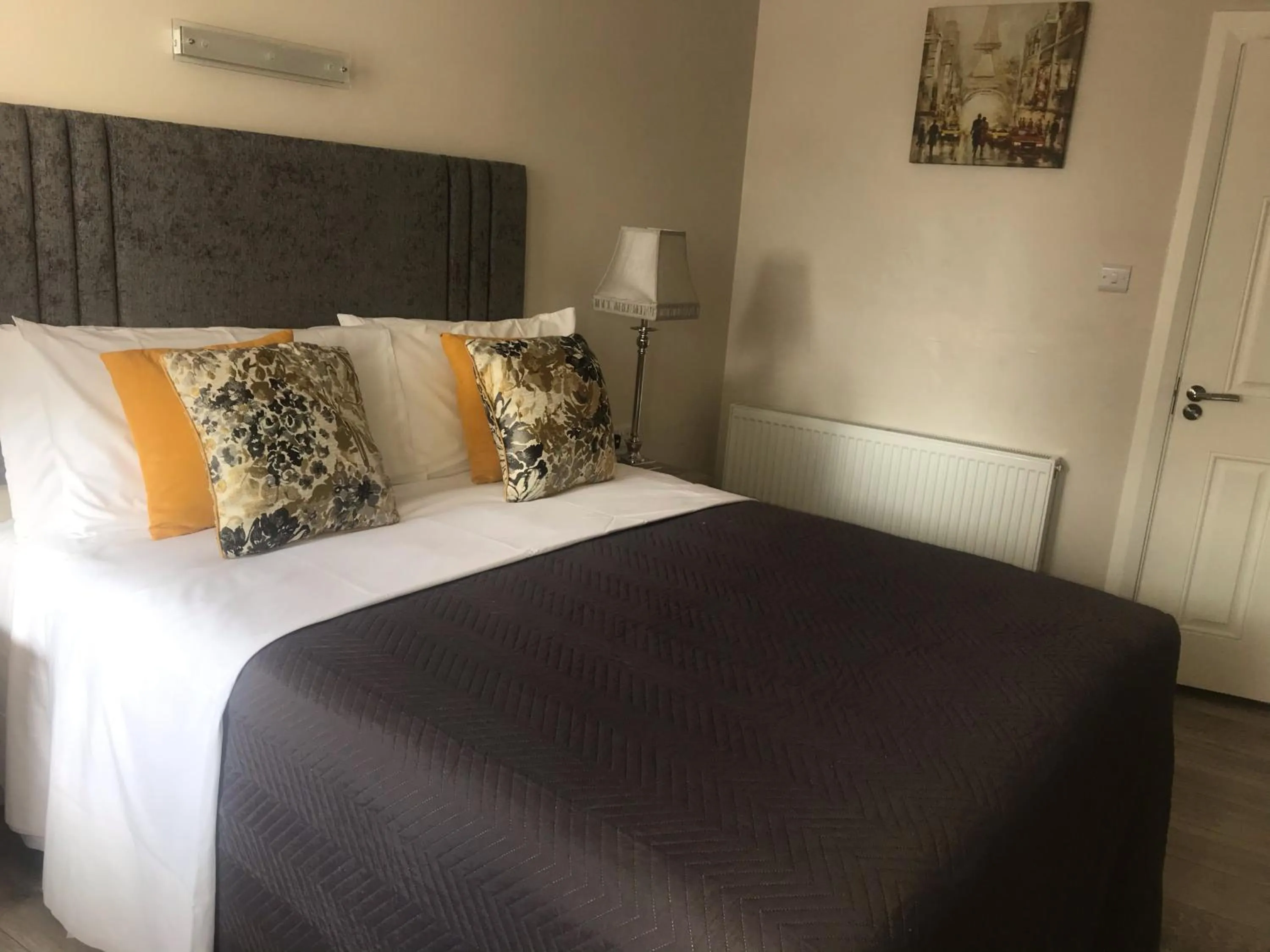 Bedroom, Bed in The Gardens guest accommodation