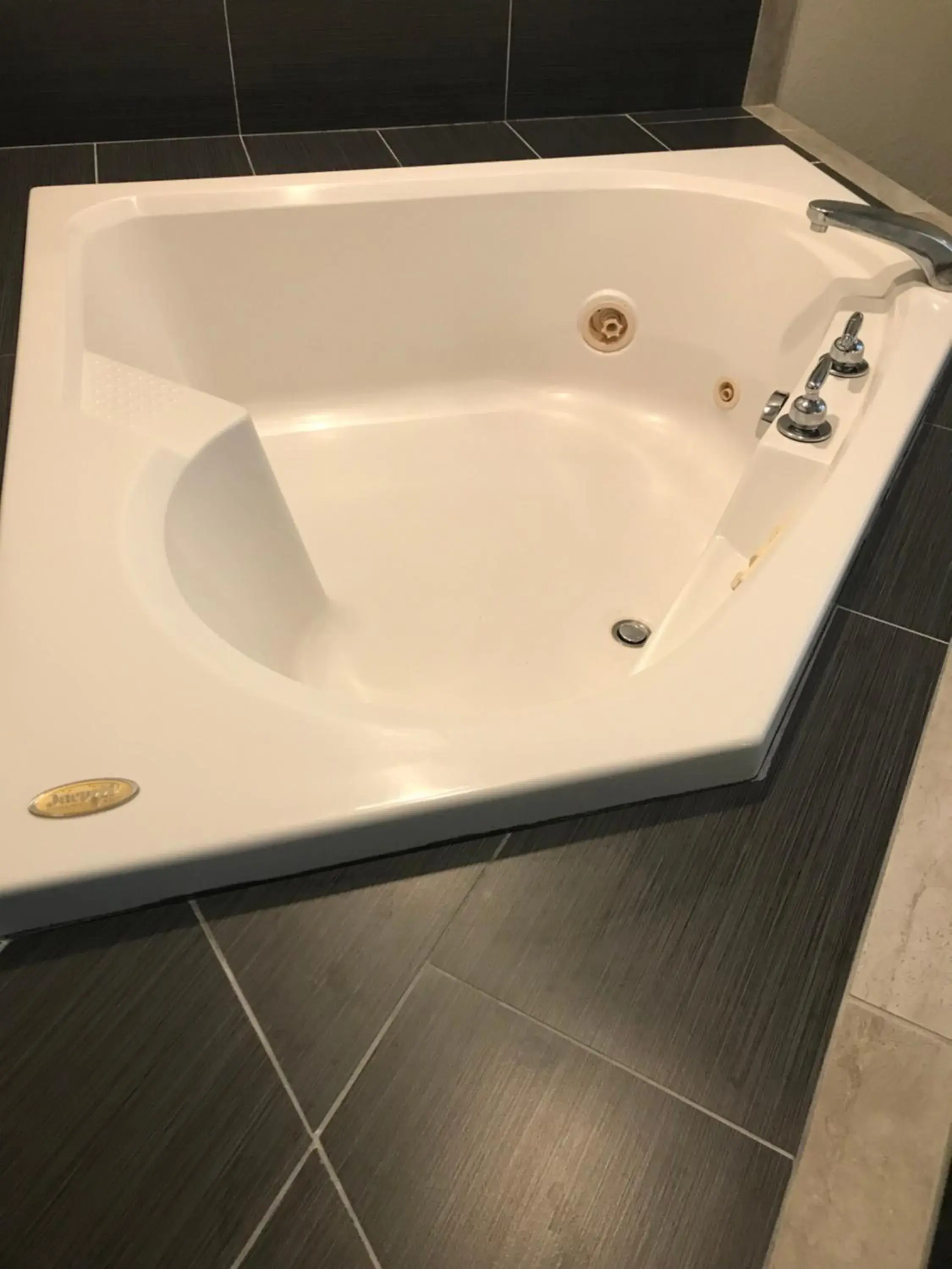 Queen Suite with Spa Bath - Non-Smoking in Microtel Inn & Suites Urbandale Queen Suite with Spa Bath - Non-Smoking in Microtel Inn & Suites Urbandale