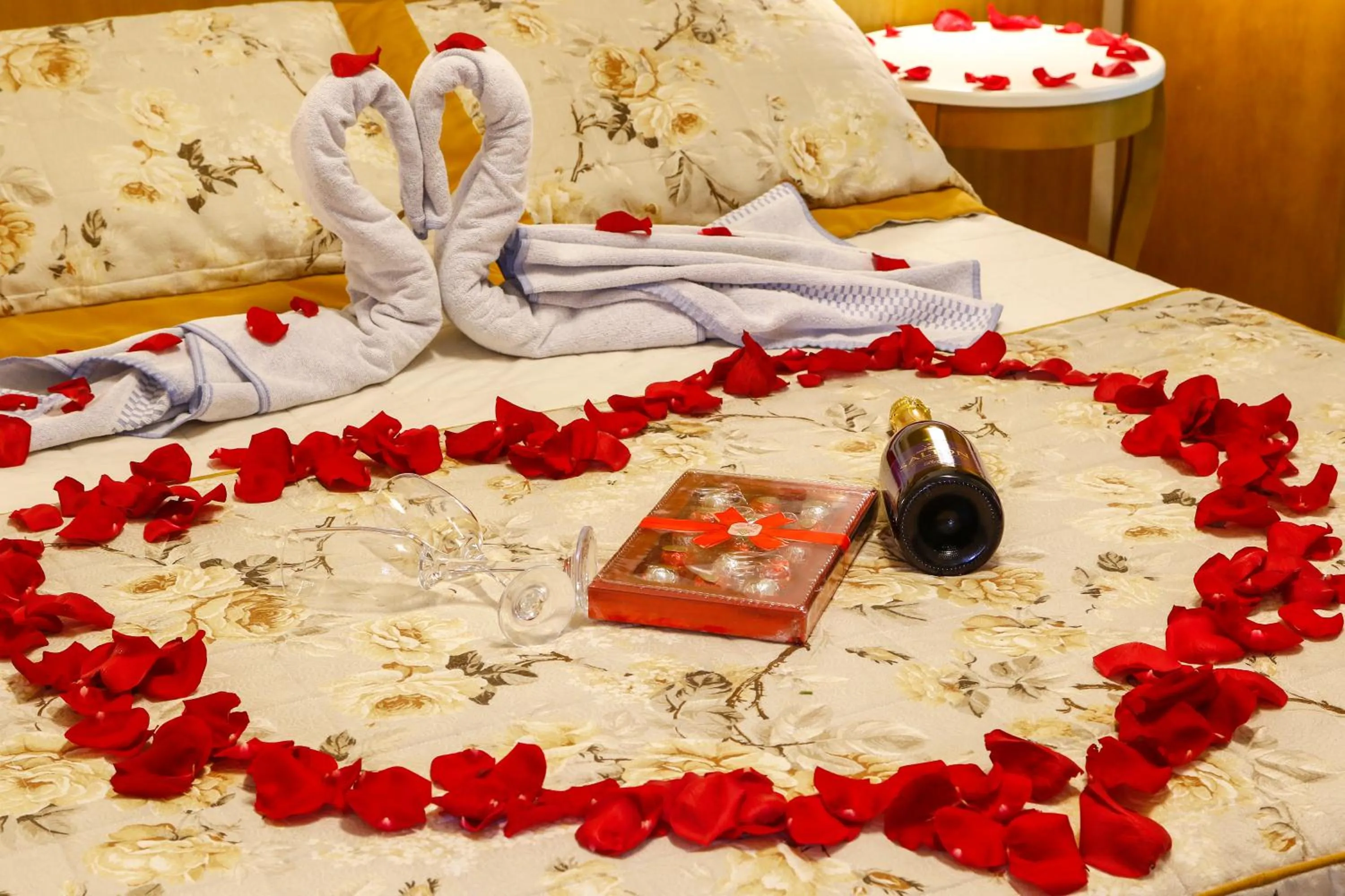 Decorative detail, Bed in Life Hotel Infinity