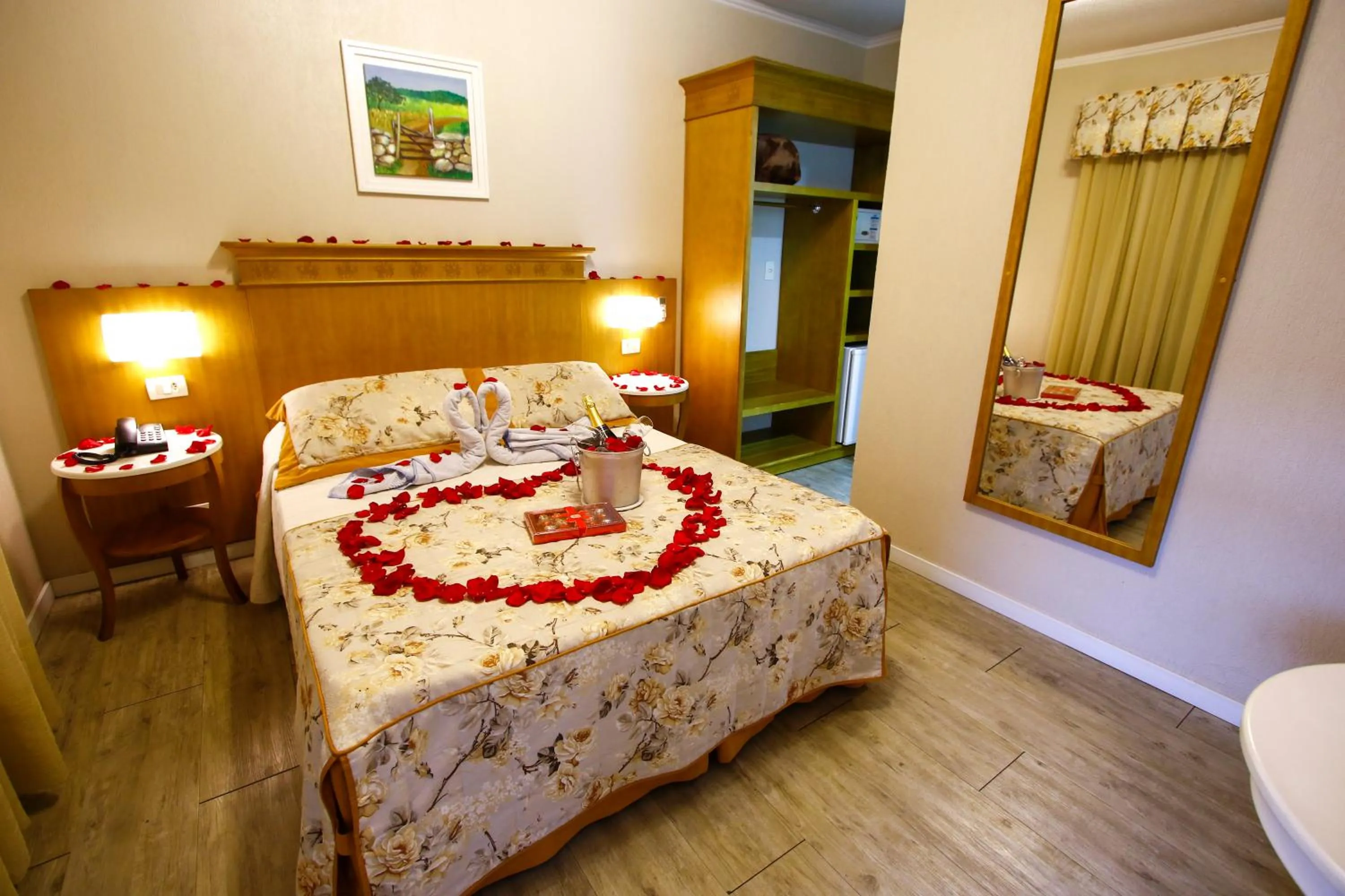 Decorative detail, Bed in Life Hotel Infinity