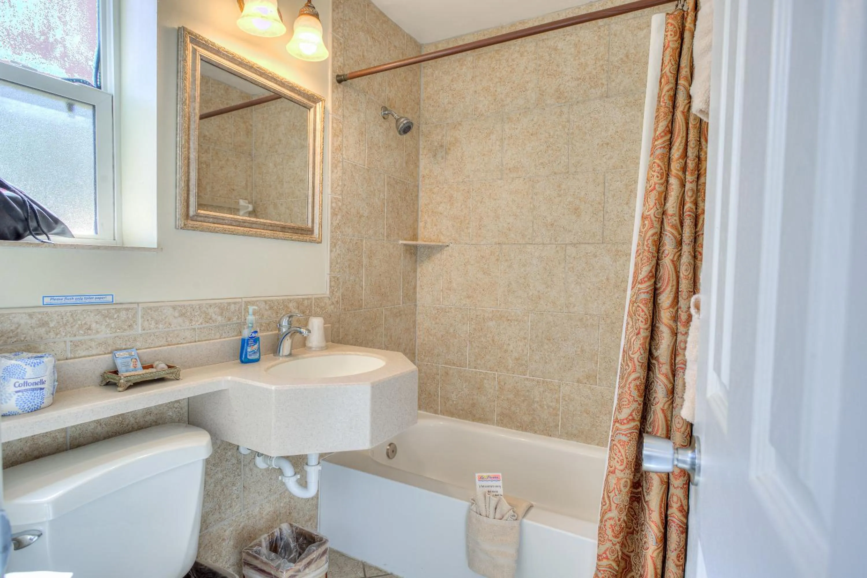 Bathroom in La Fiesta Ocean Inn & Suites