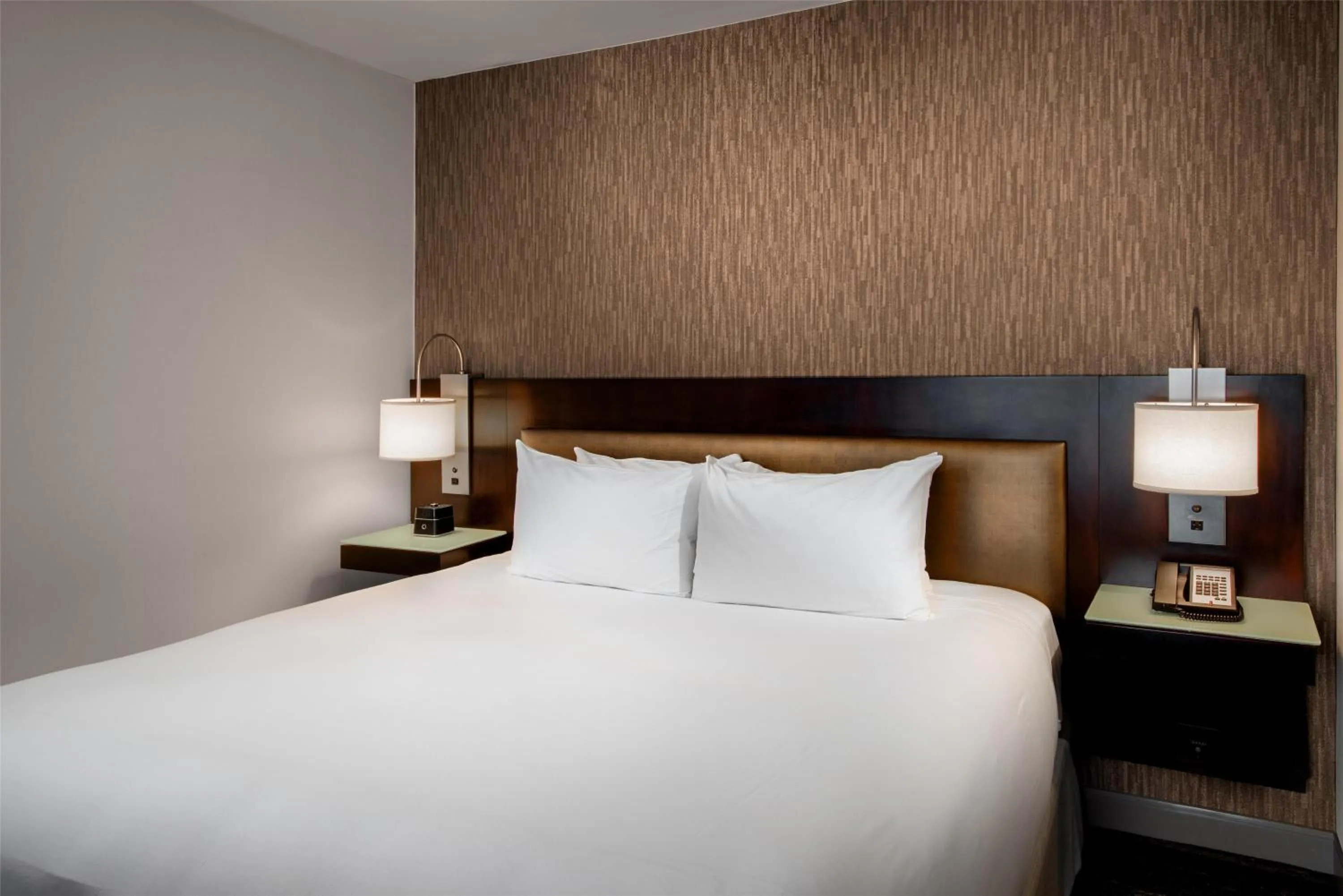 Bedroom, Bed in Hyatt Regency Indianapolis