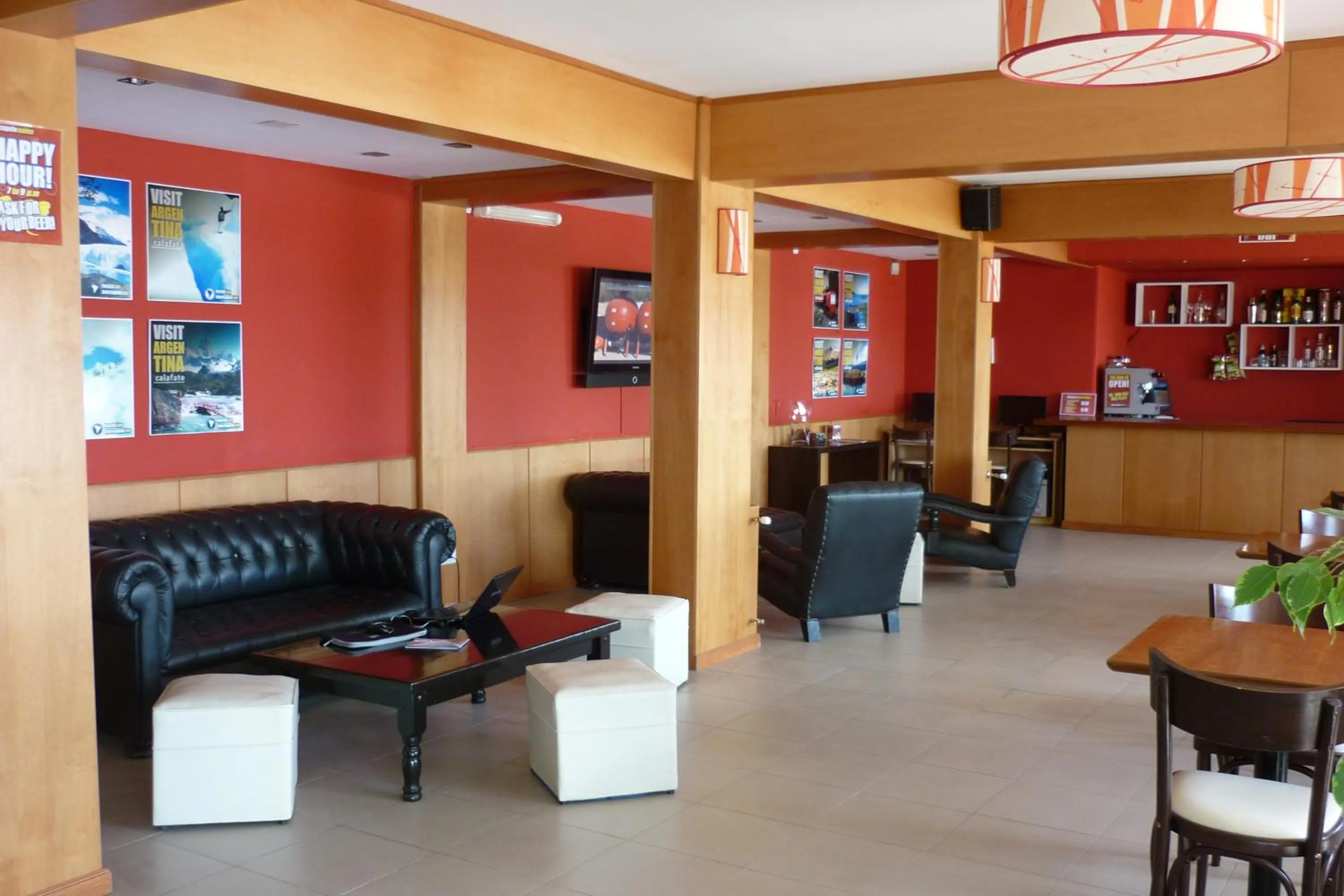 Lounge or bar in Marcopolo Suites Calafate