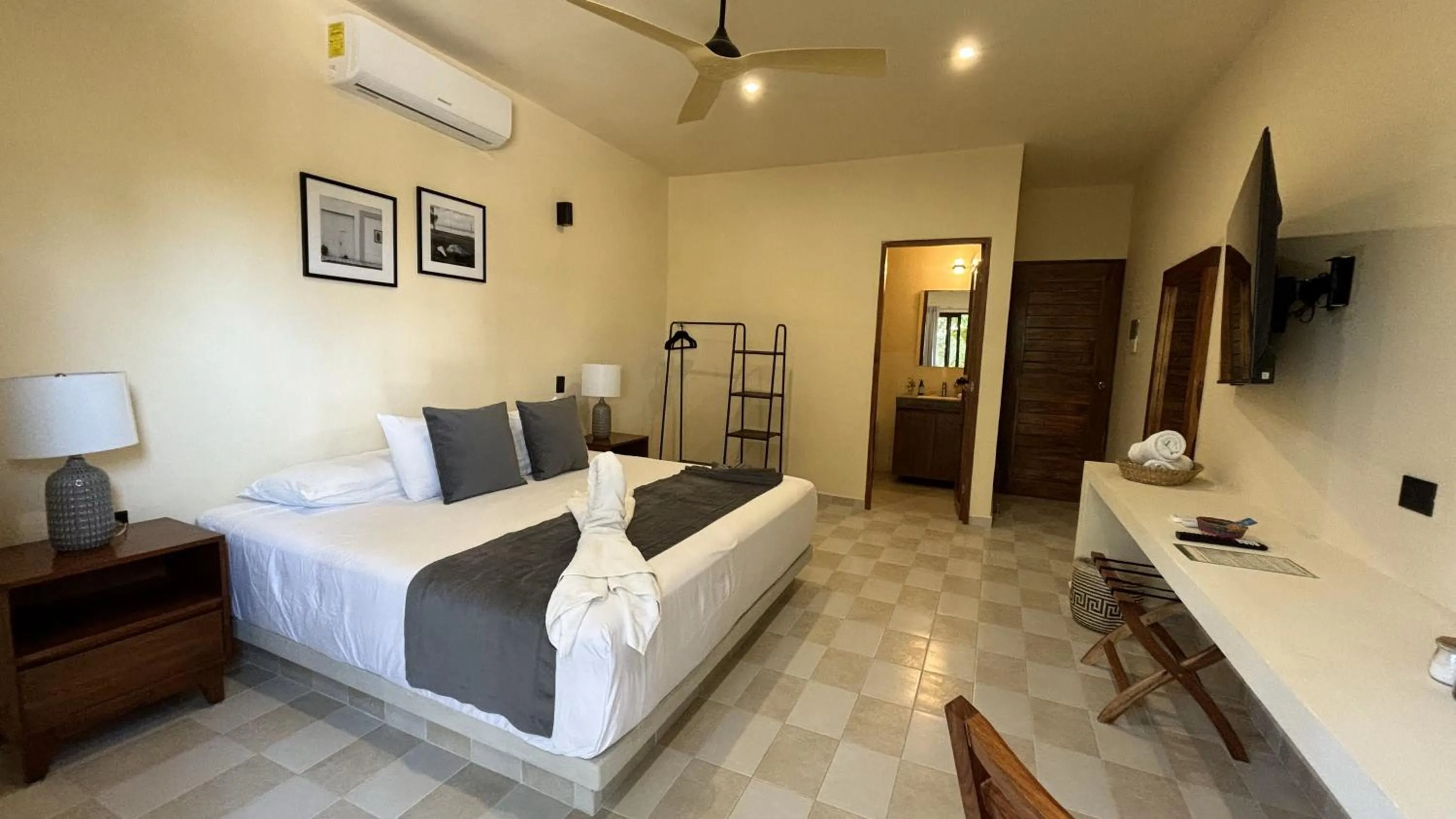 Bedroom, Bed in Hotel Casa Barbara Holbox