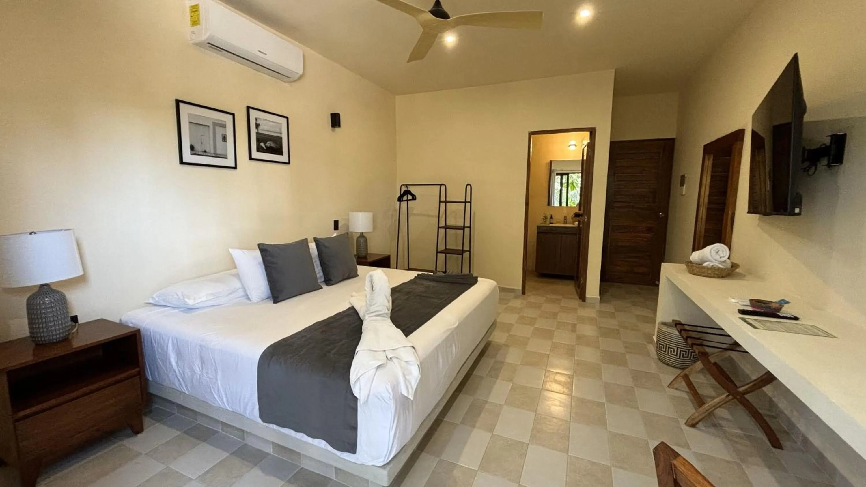 Bedroom, Bed in Hotel Casa Barbara Holbox