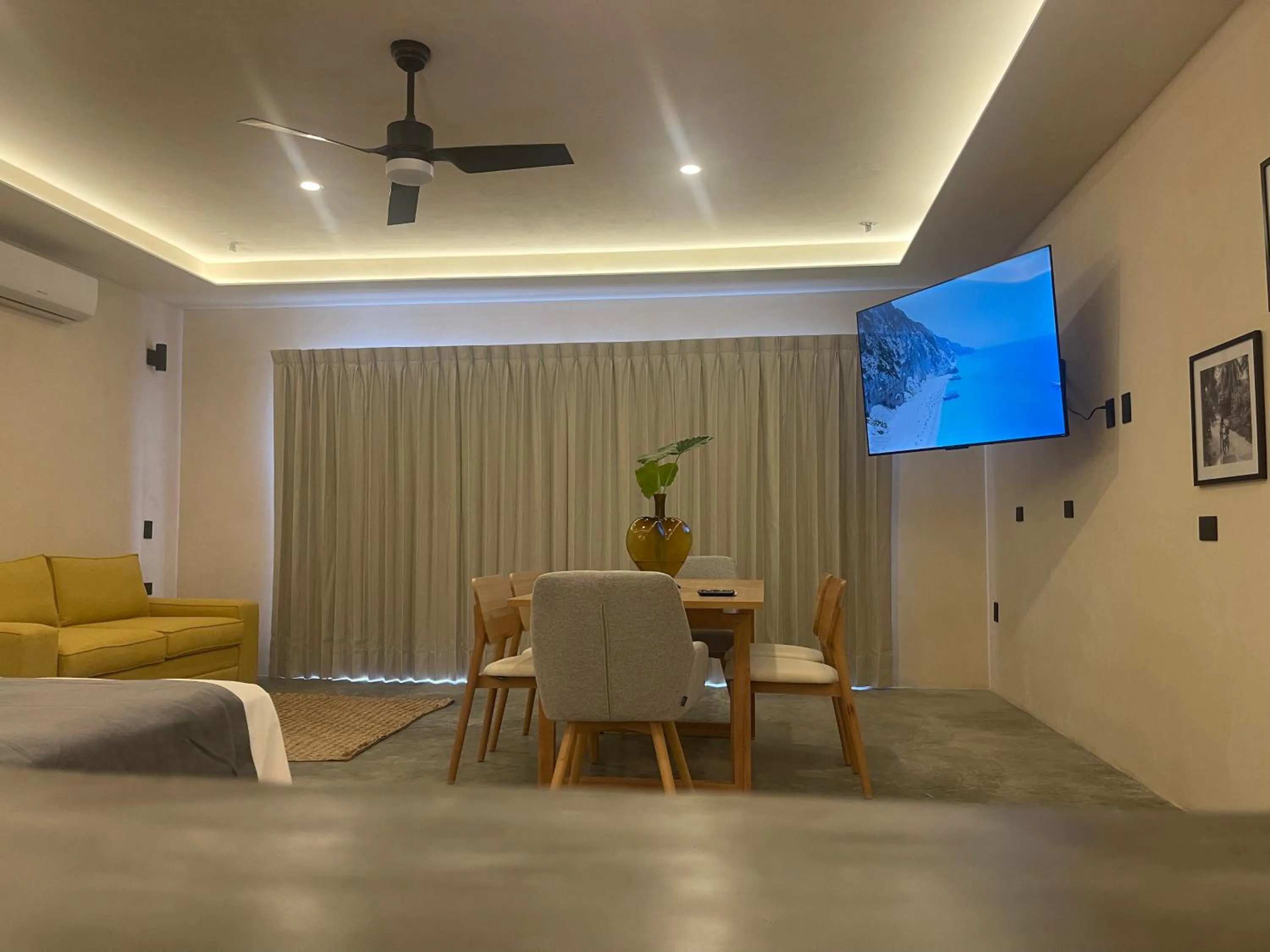 TV and multimedia in Hotel Casa Barbara Holbox