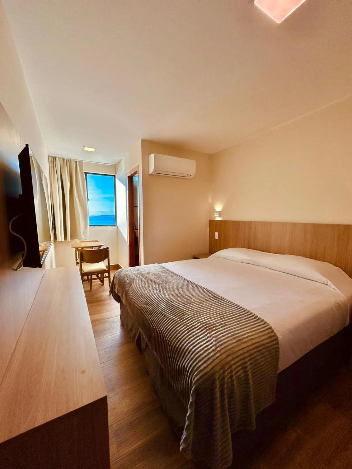 Photo of the whole room, Bed in Hit Hotel