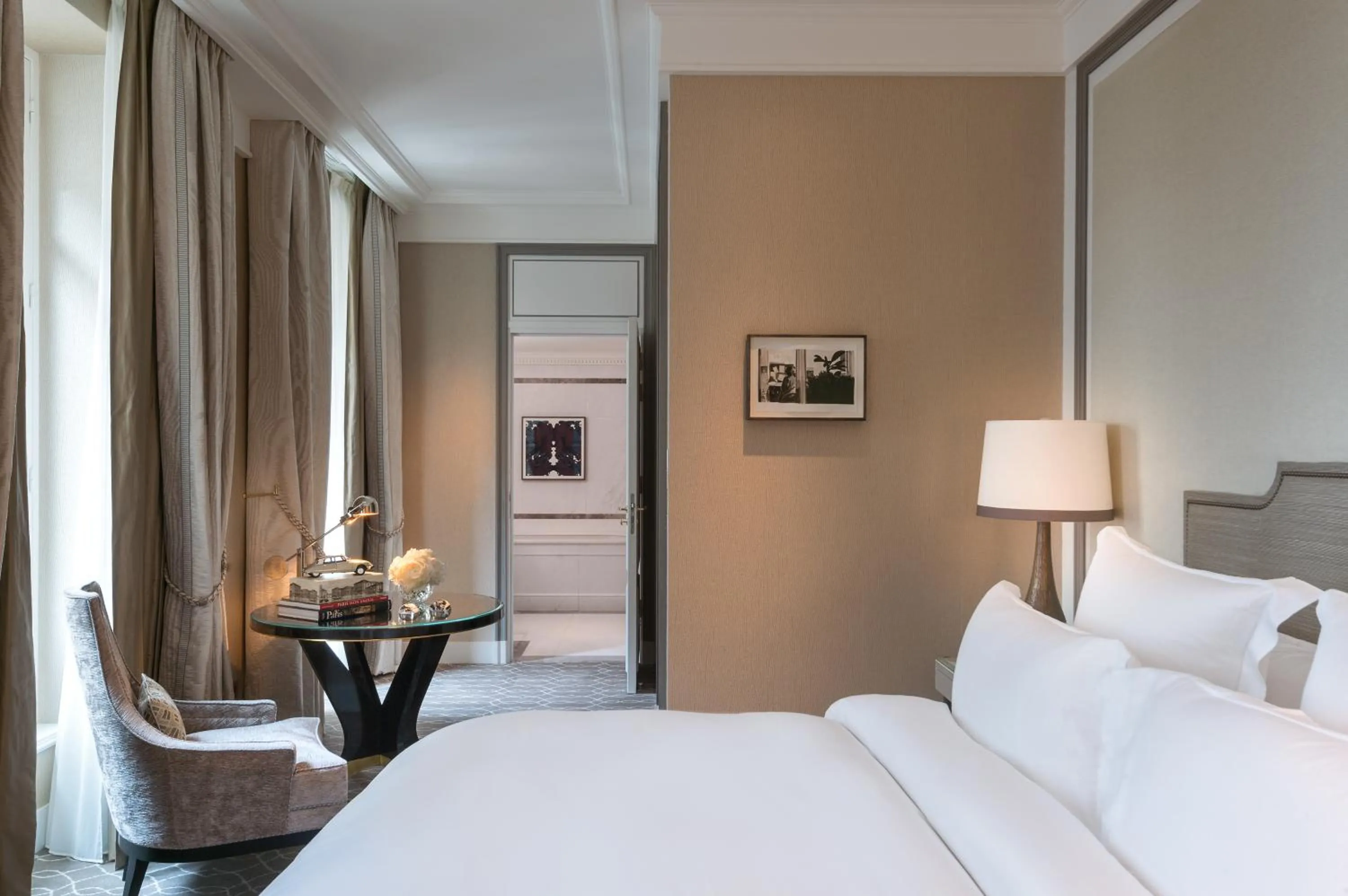 Bedroom, Bed in Hotel de Crillon