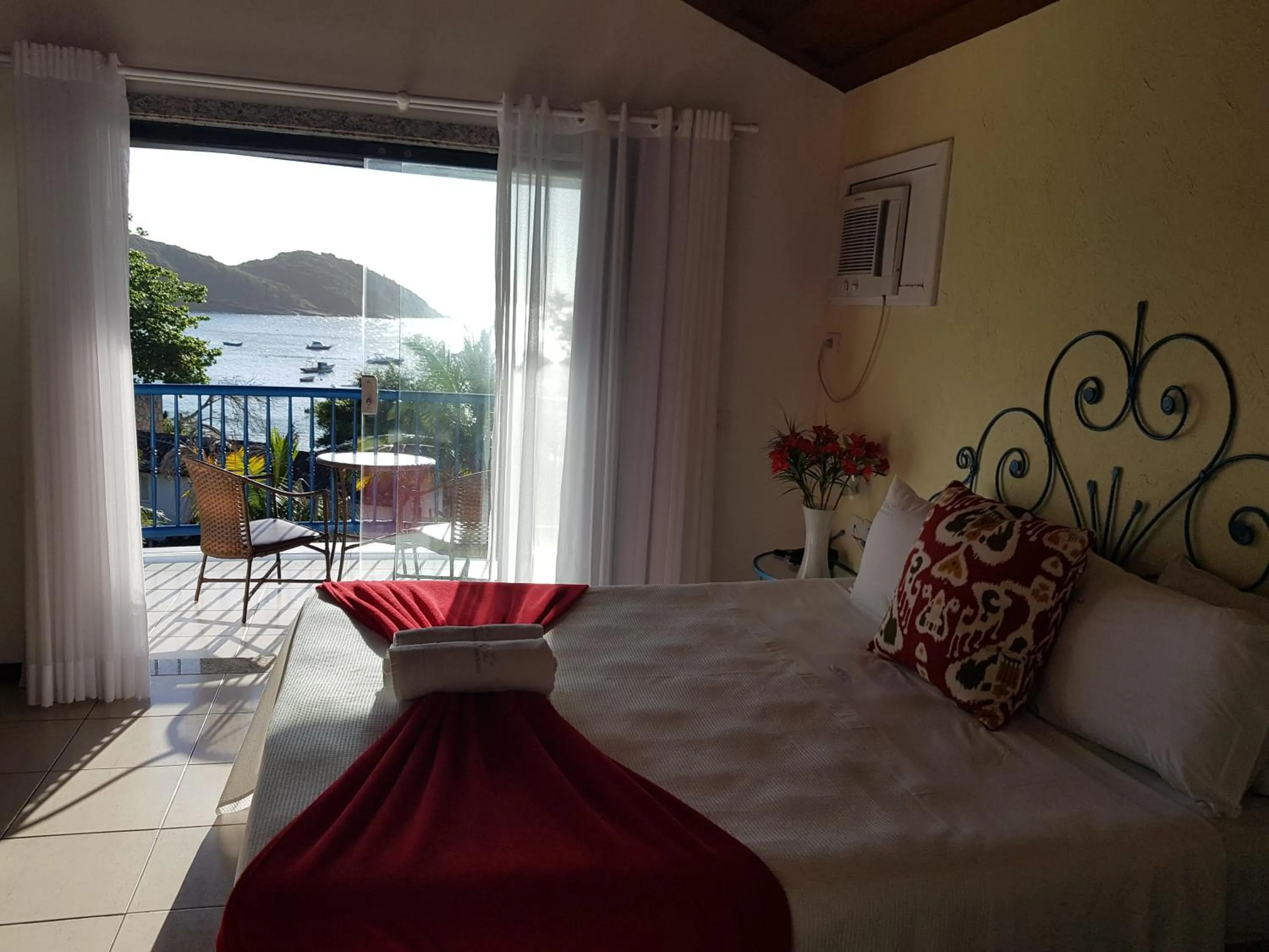 Bed in Coronado Beach Hotel