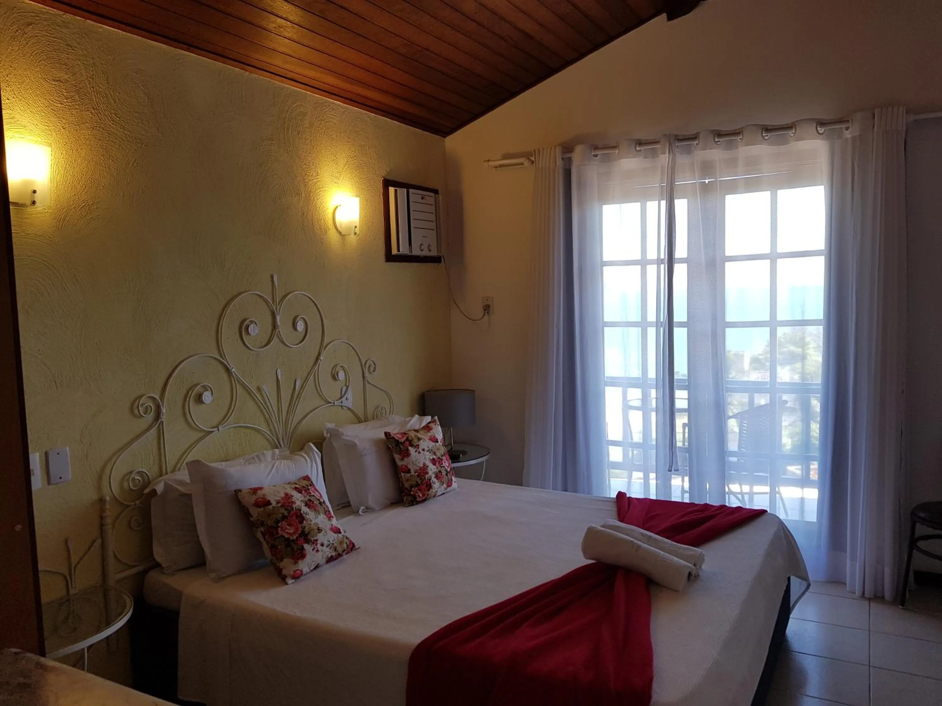 Bed in Coronado Beach Hotel