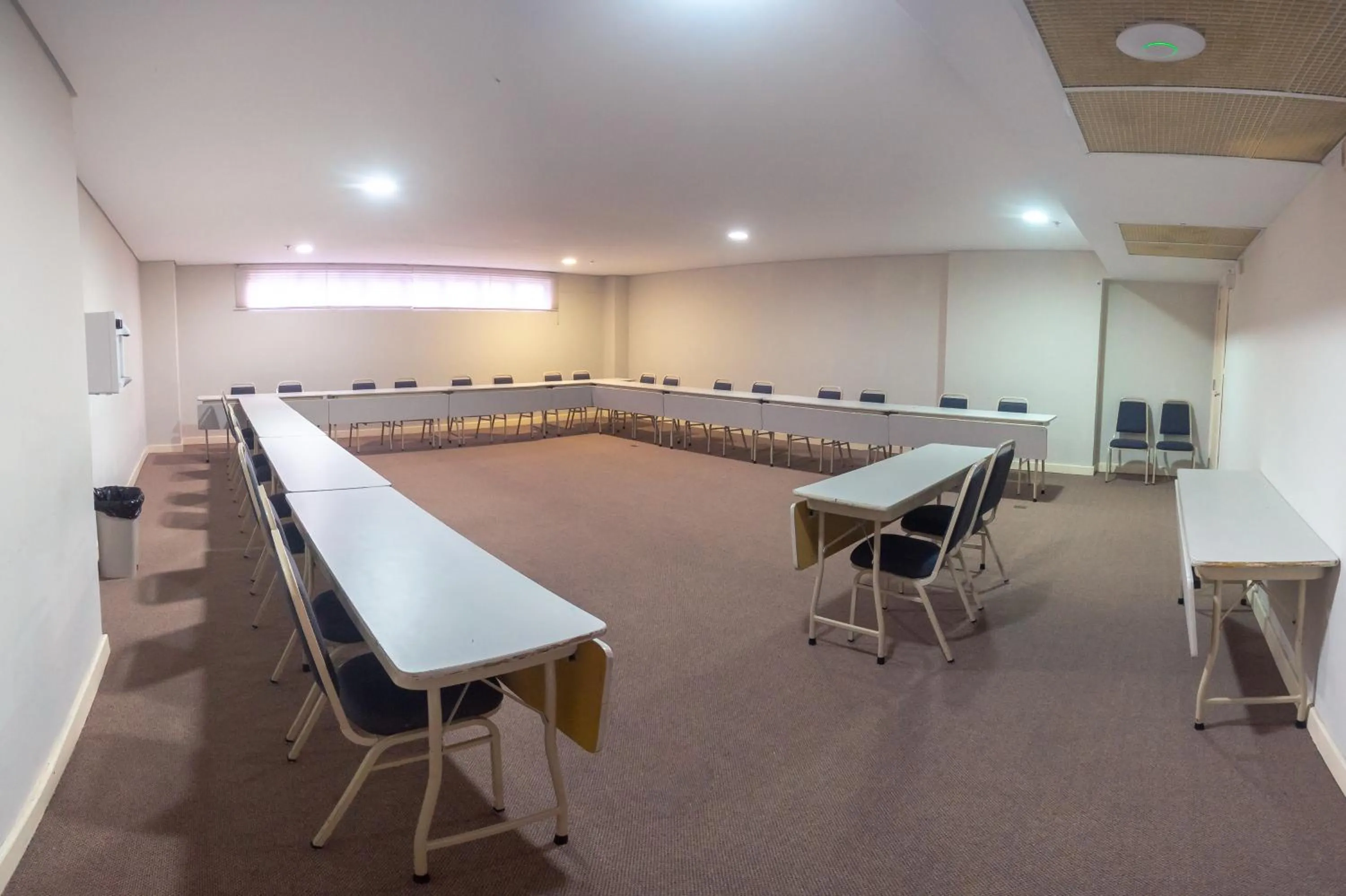 Meeting/conference room in Iguatemi Business & Flat by Avectur