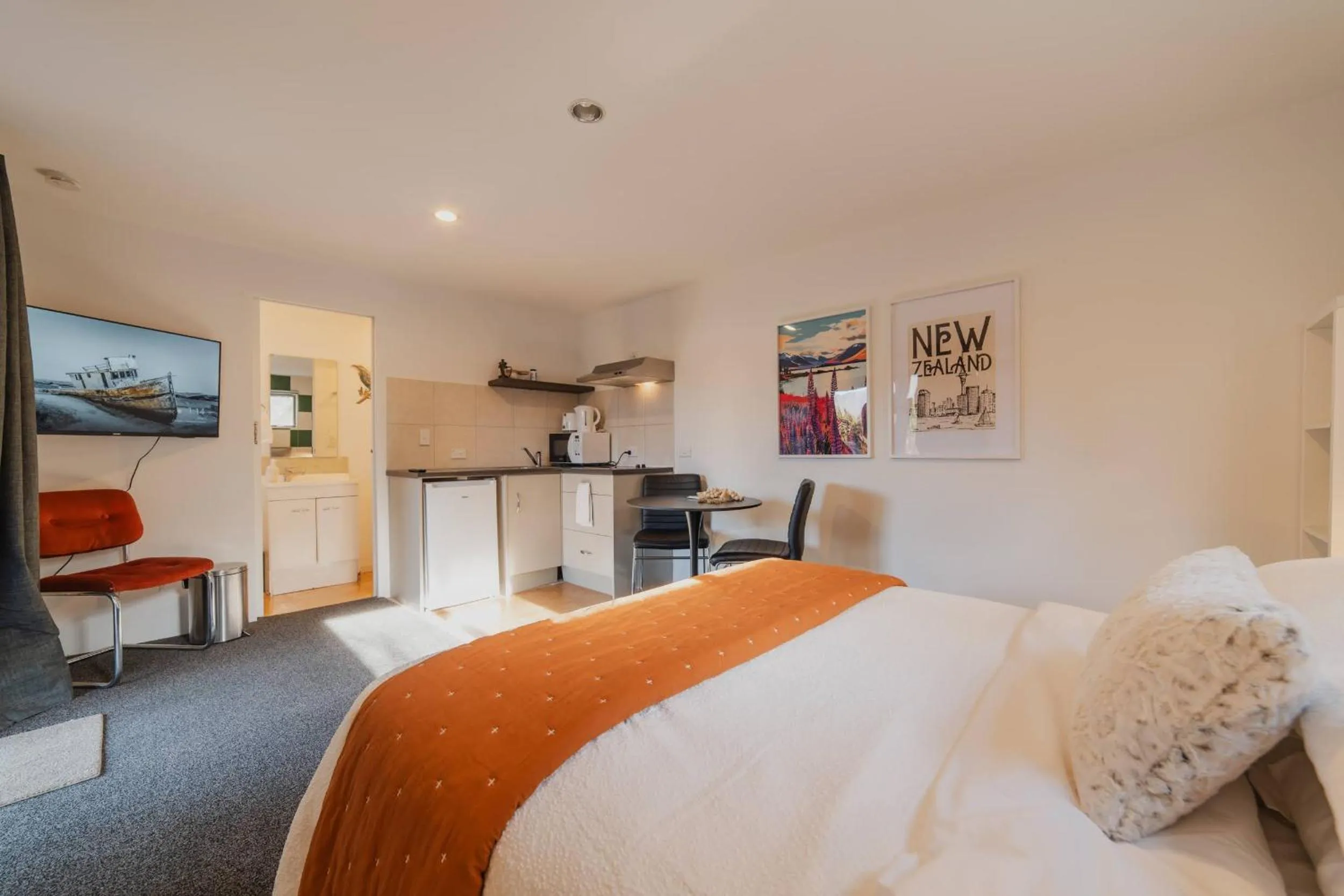 Bed in Lake Tekapo Cottages