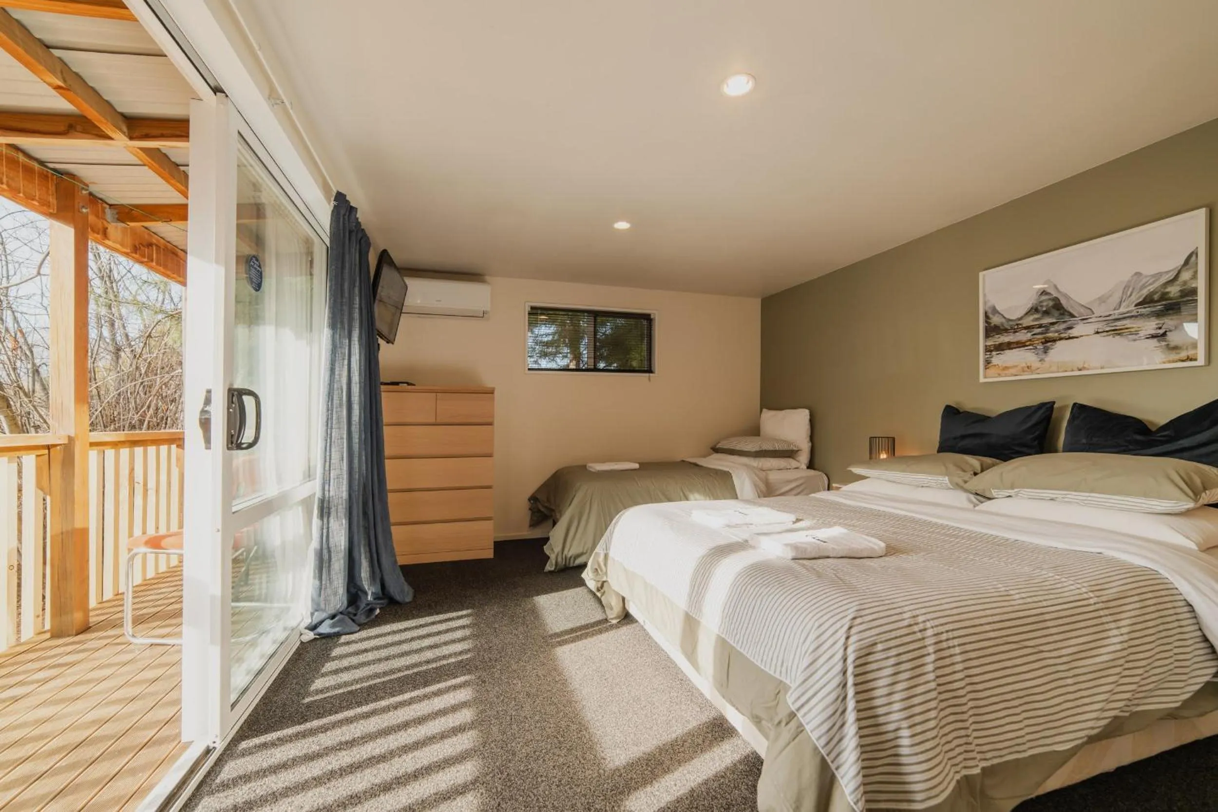 Bed in Lake Tekapo Cottages