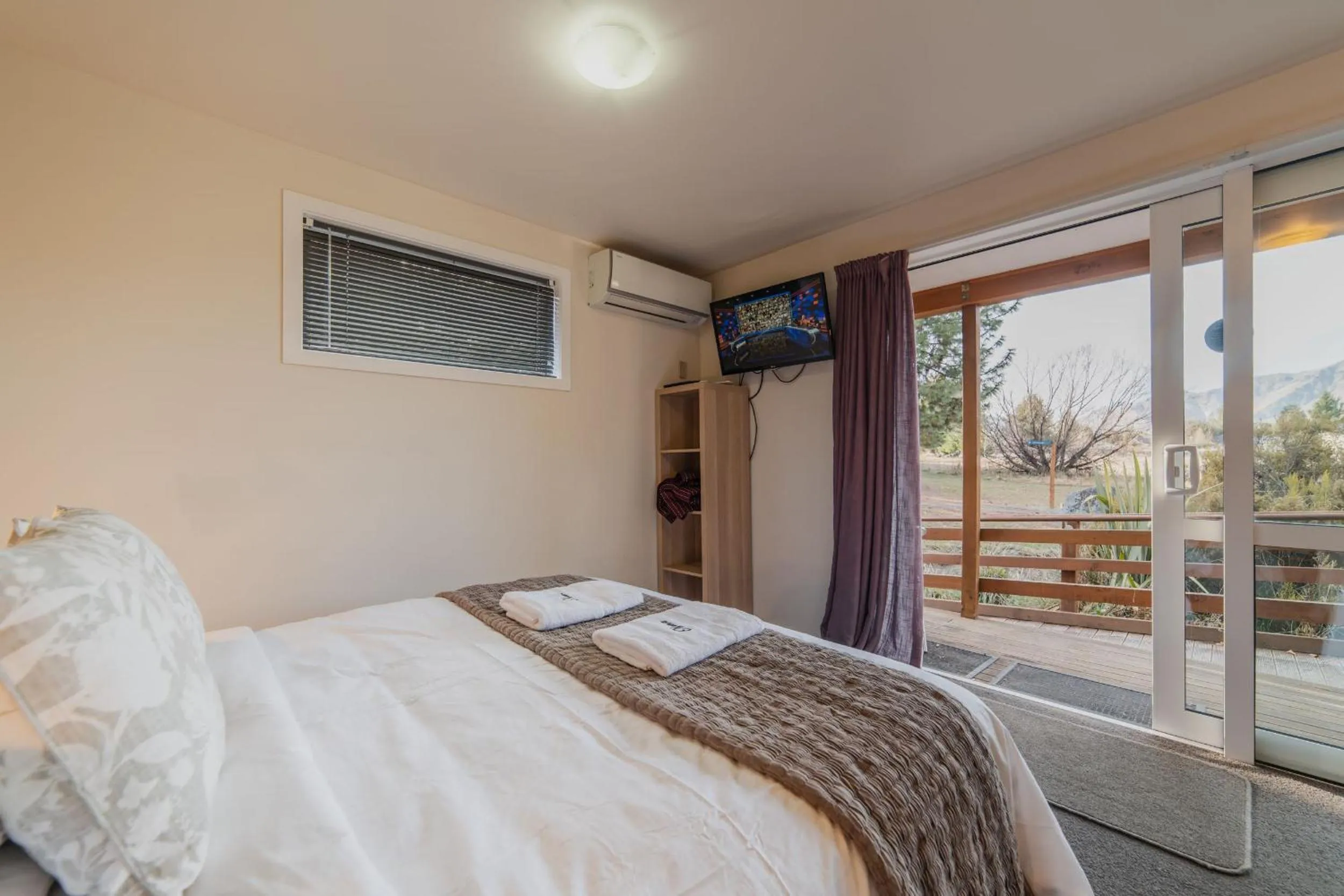 Bed in Lake Tekapo Cottages