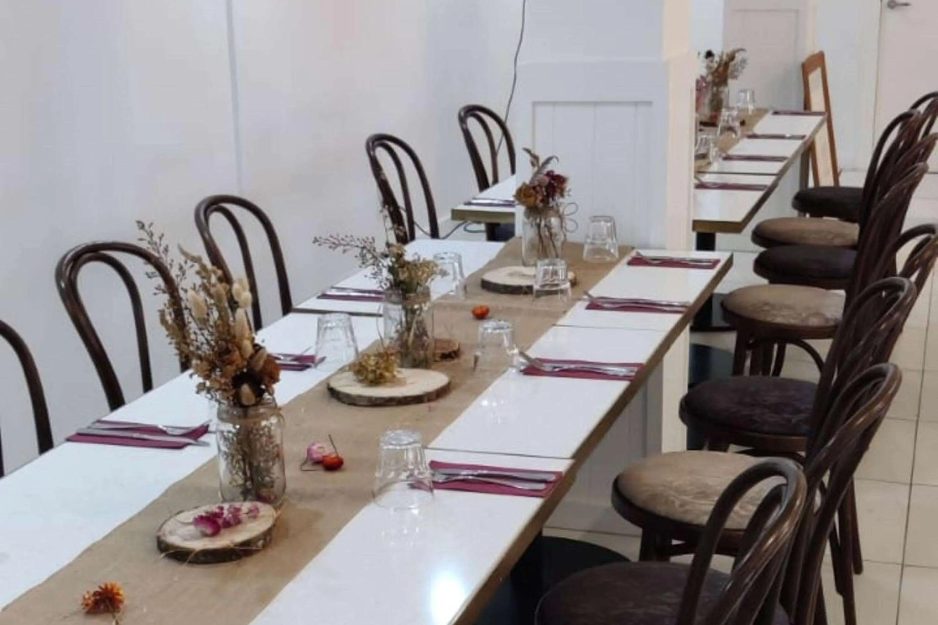 Restaurant/places to eat in Ramada by Wyndham, Hamilton City Center