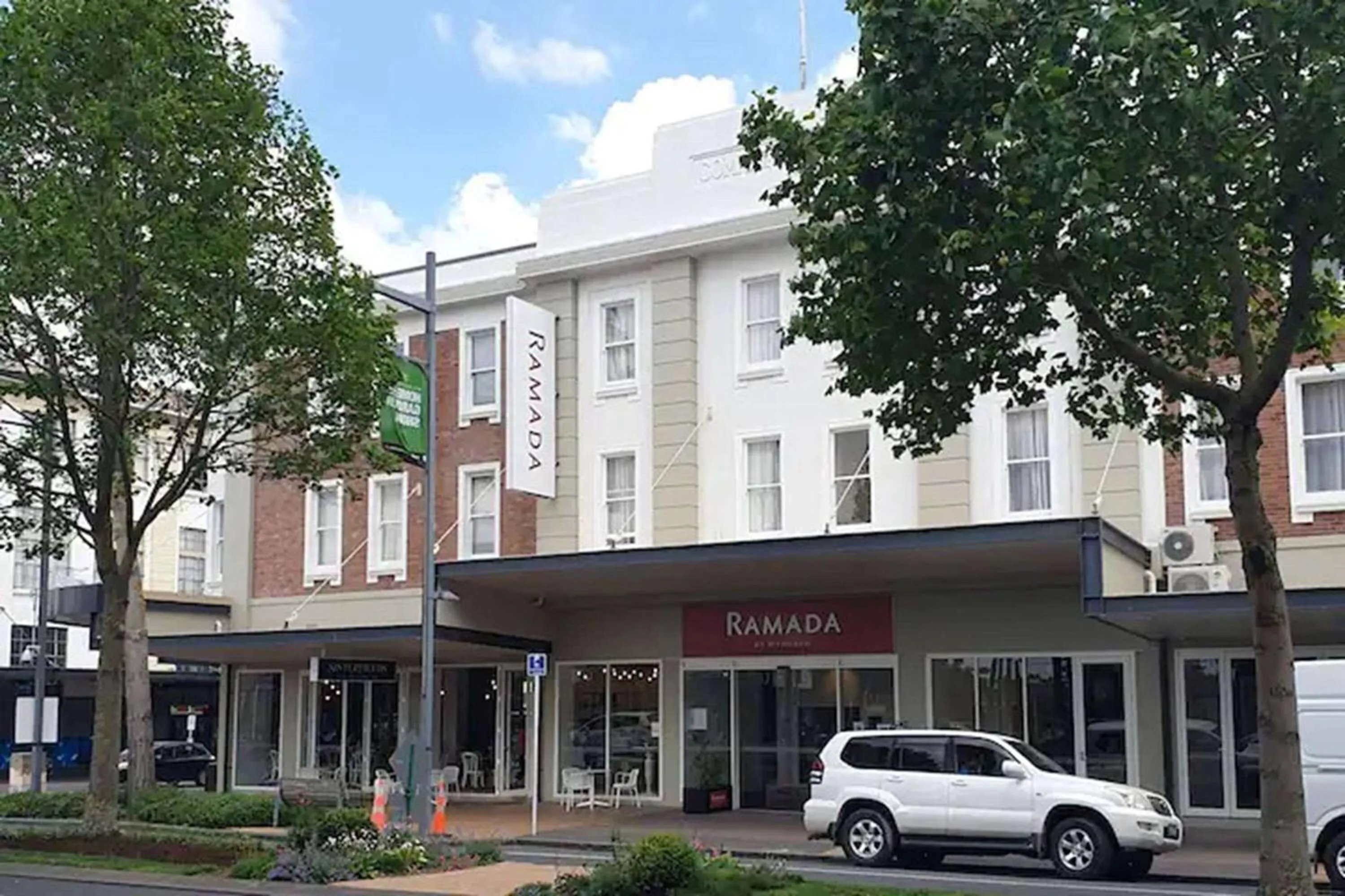 Property building in Ramada by Wyndham, Hamilton City Center