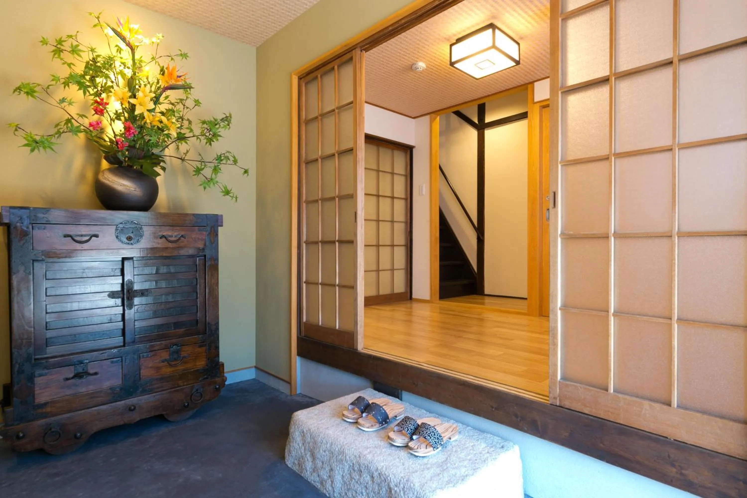 Facade/entrance in Kyotoya Tsukinoyu Kukai