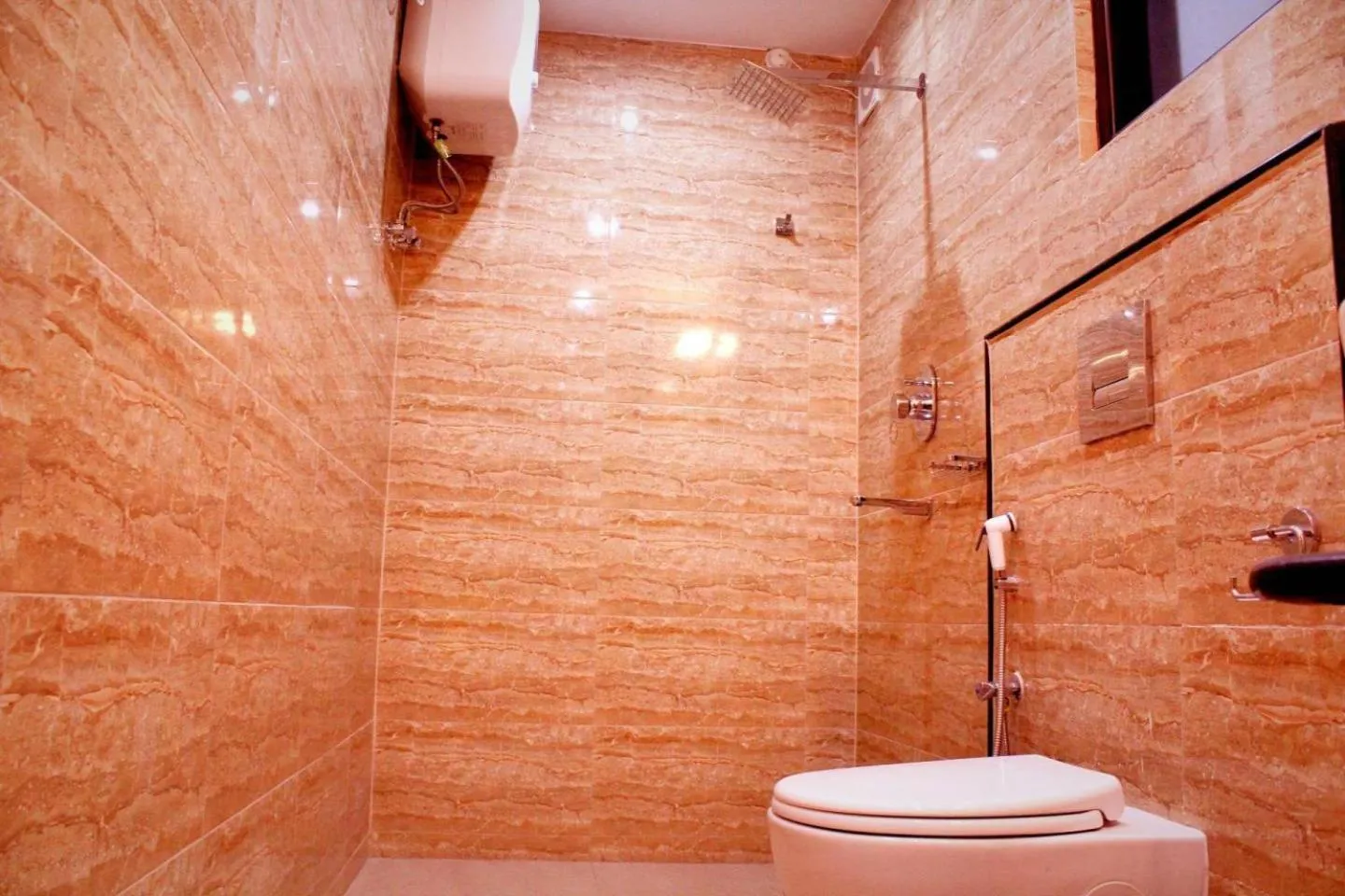 Toilet in Pearl Retreat