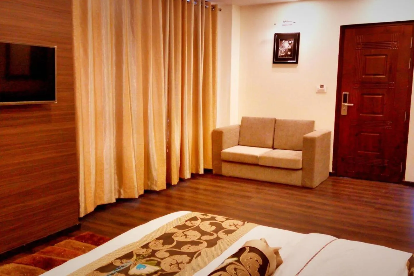 Photo of the whole room, Bed in Pearl Retreat