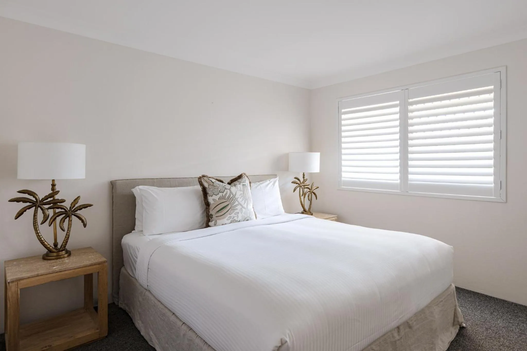 Bedroom, Bed in The Lord Byron