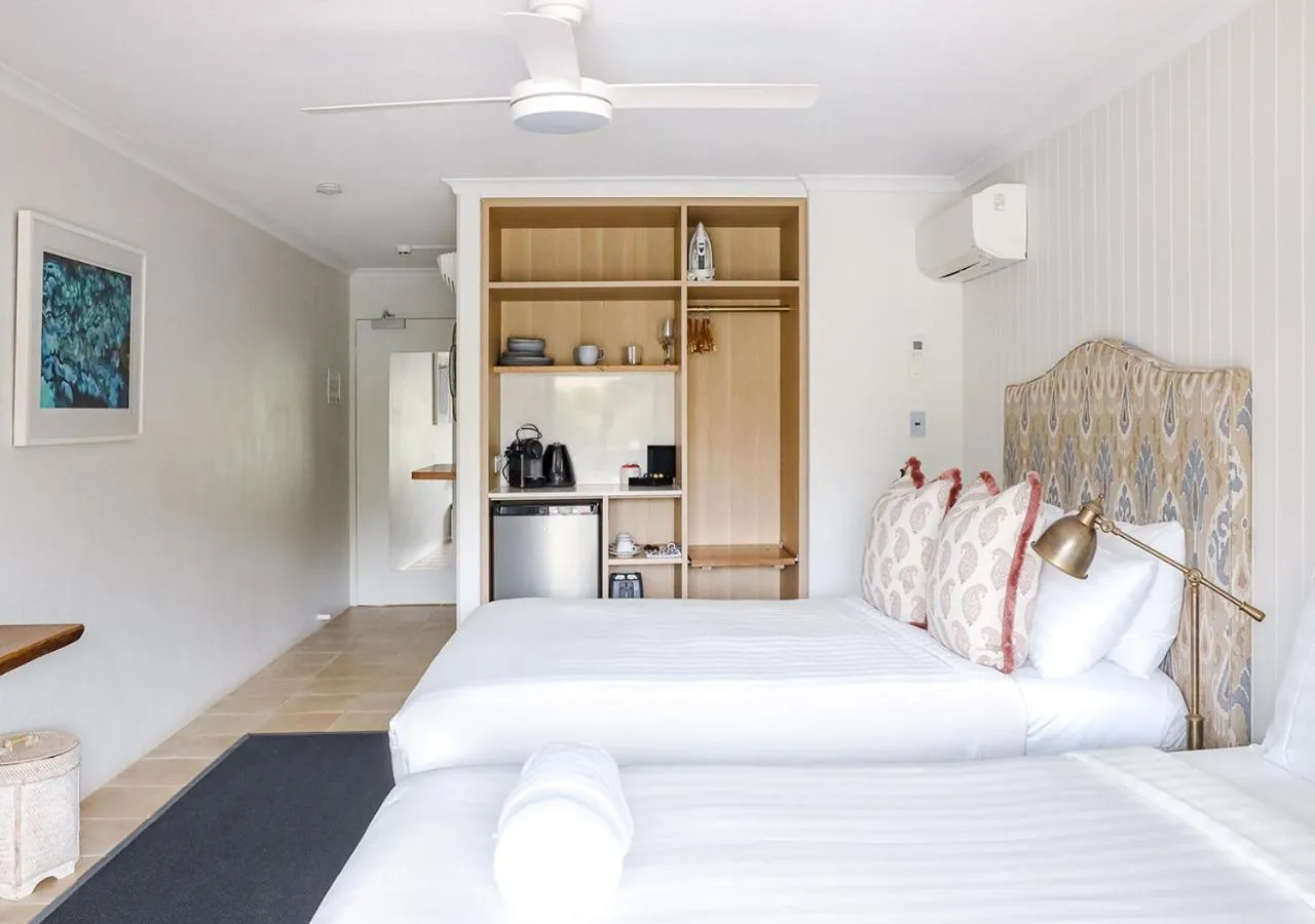 Coffee/tea facilities, Bed in The Lord Byron