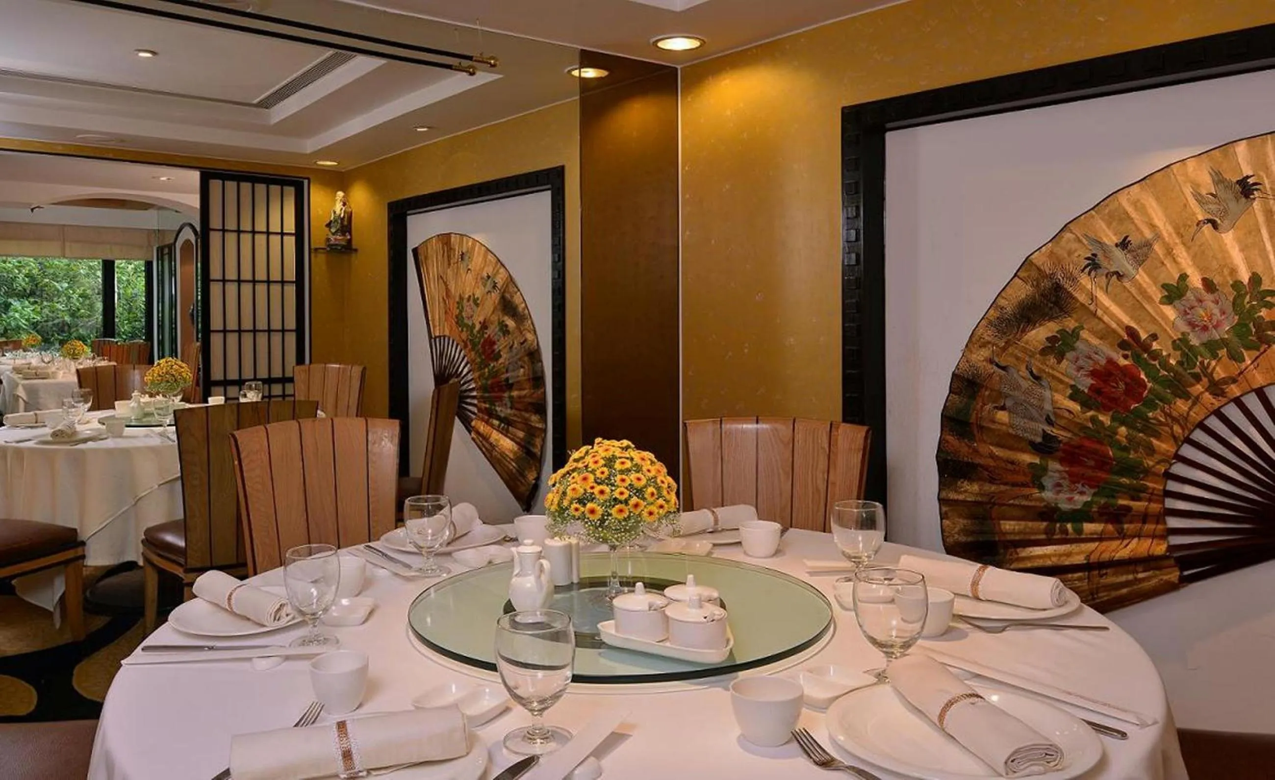 Lunch in Hotel Marine Plaza