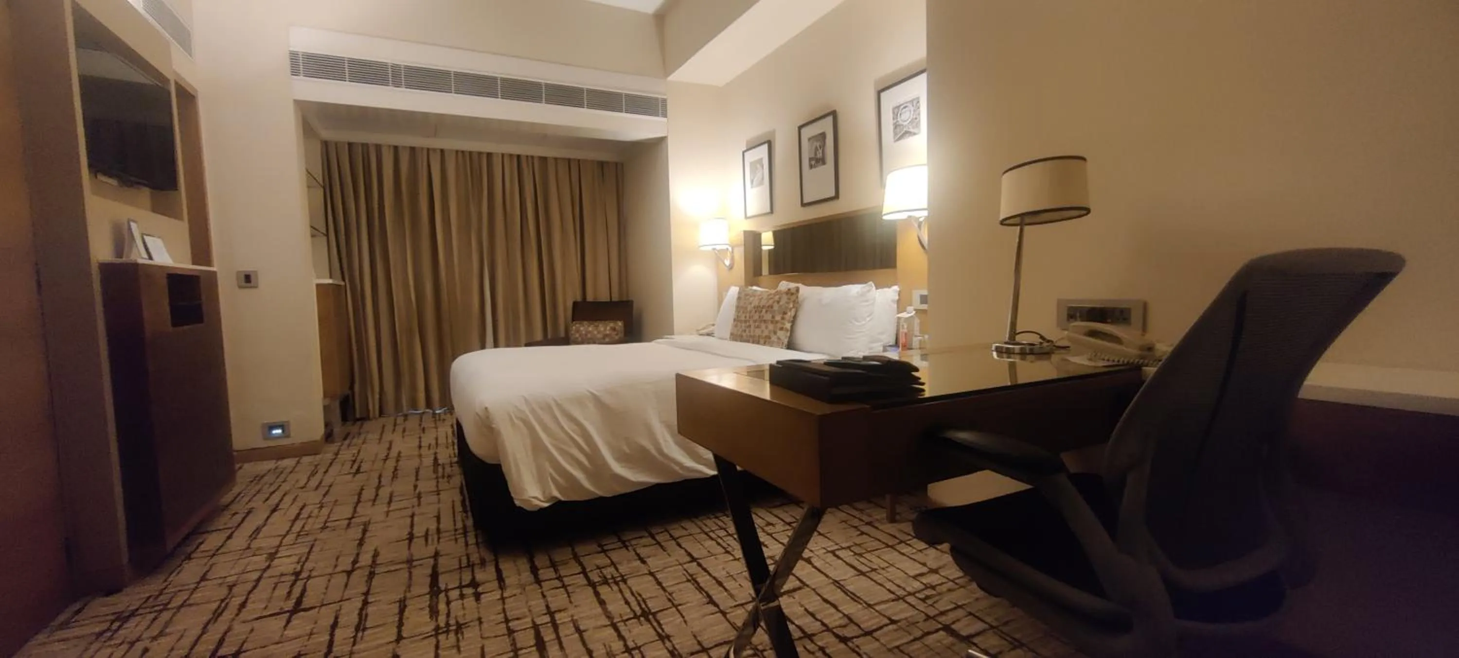 Bedroom, Bed in Hotel Marine Plaza