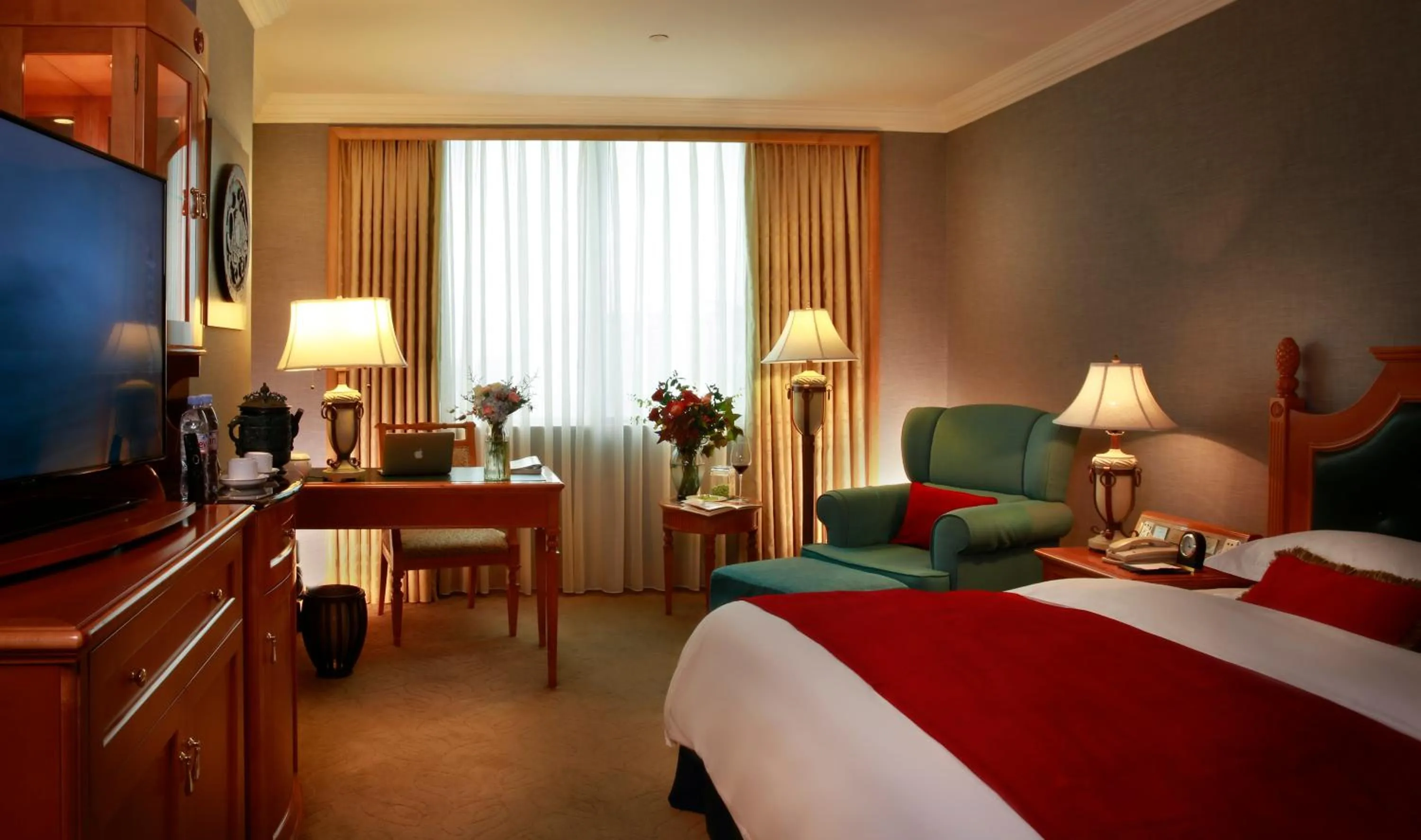 Bedroom, Bed in Grand Noble Hotel Dongguan