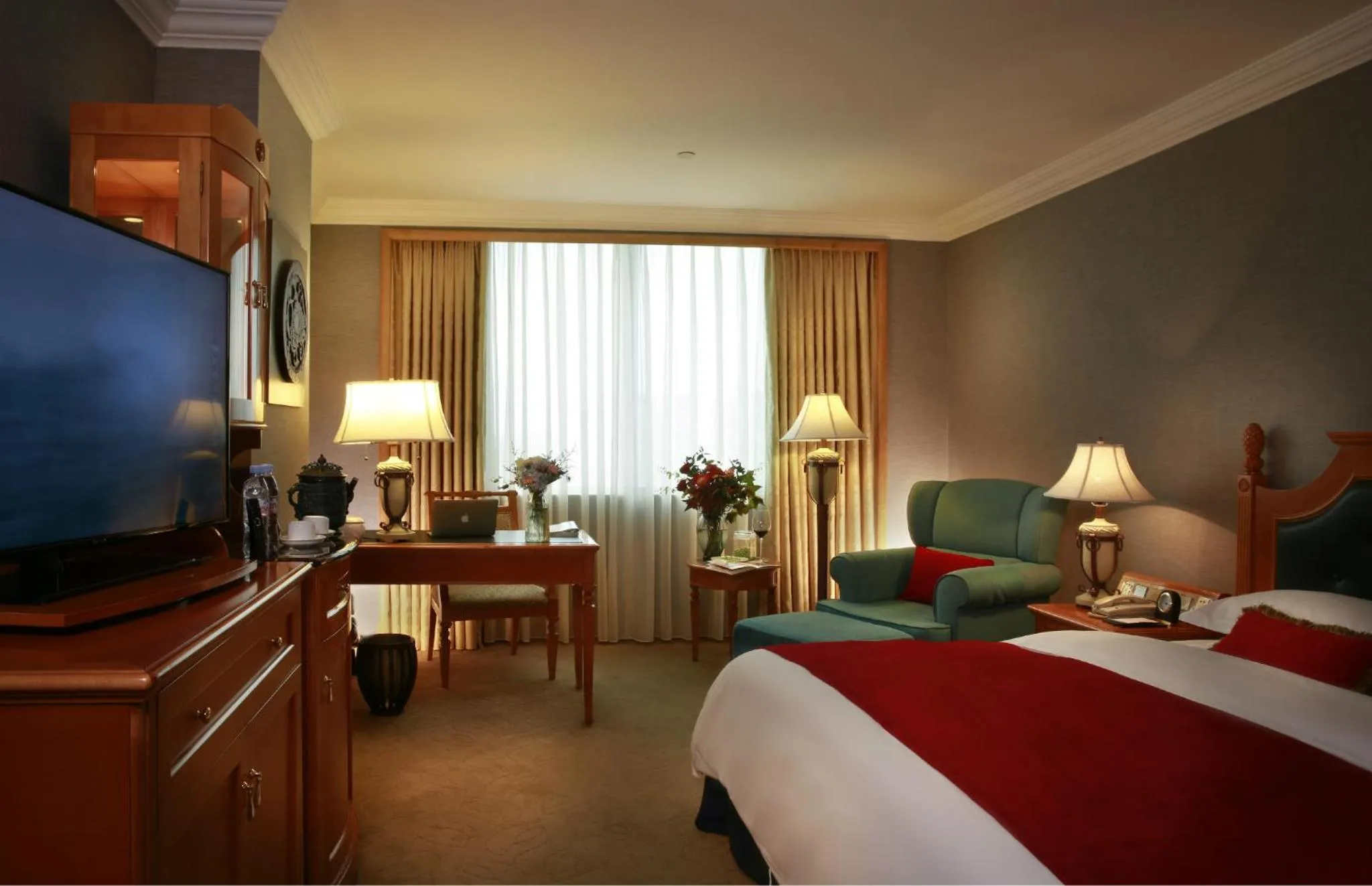 Bedroom, Bed in Grand Noble Hotel Dongguan