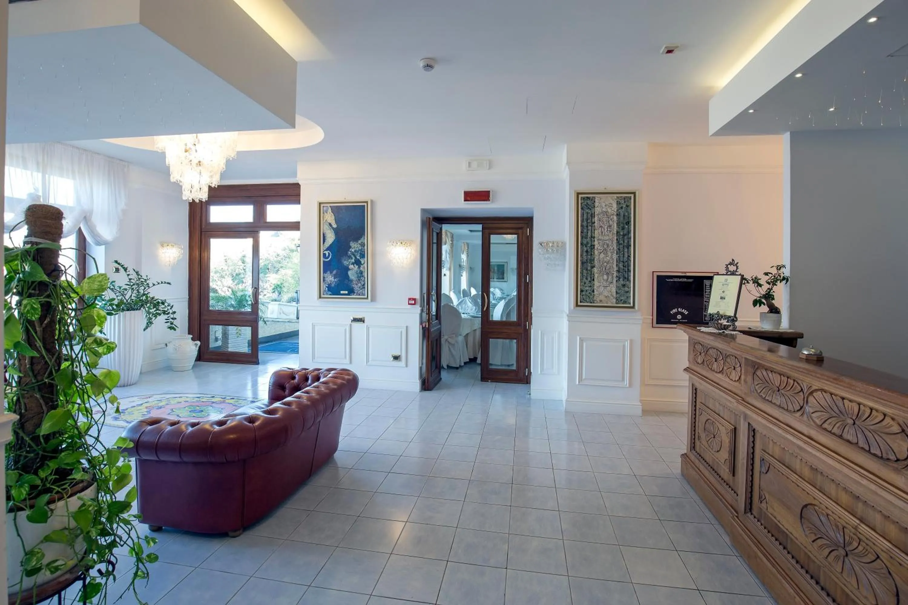 Lobby or reception in La Panoramica Hotel