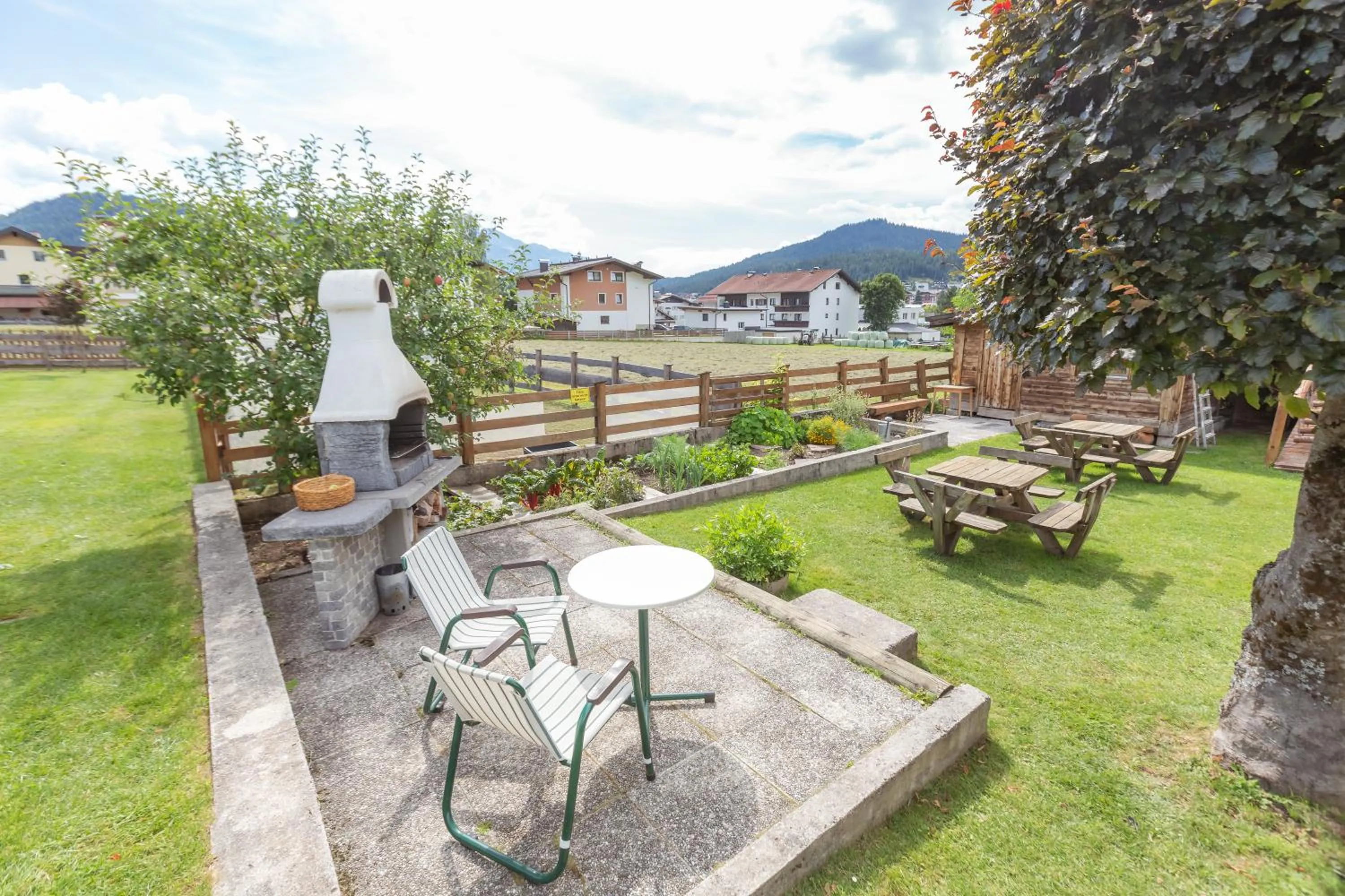 BBQ facilities in Appartement- und Wellnesshotel Charlotte - 3 Sterne Superior