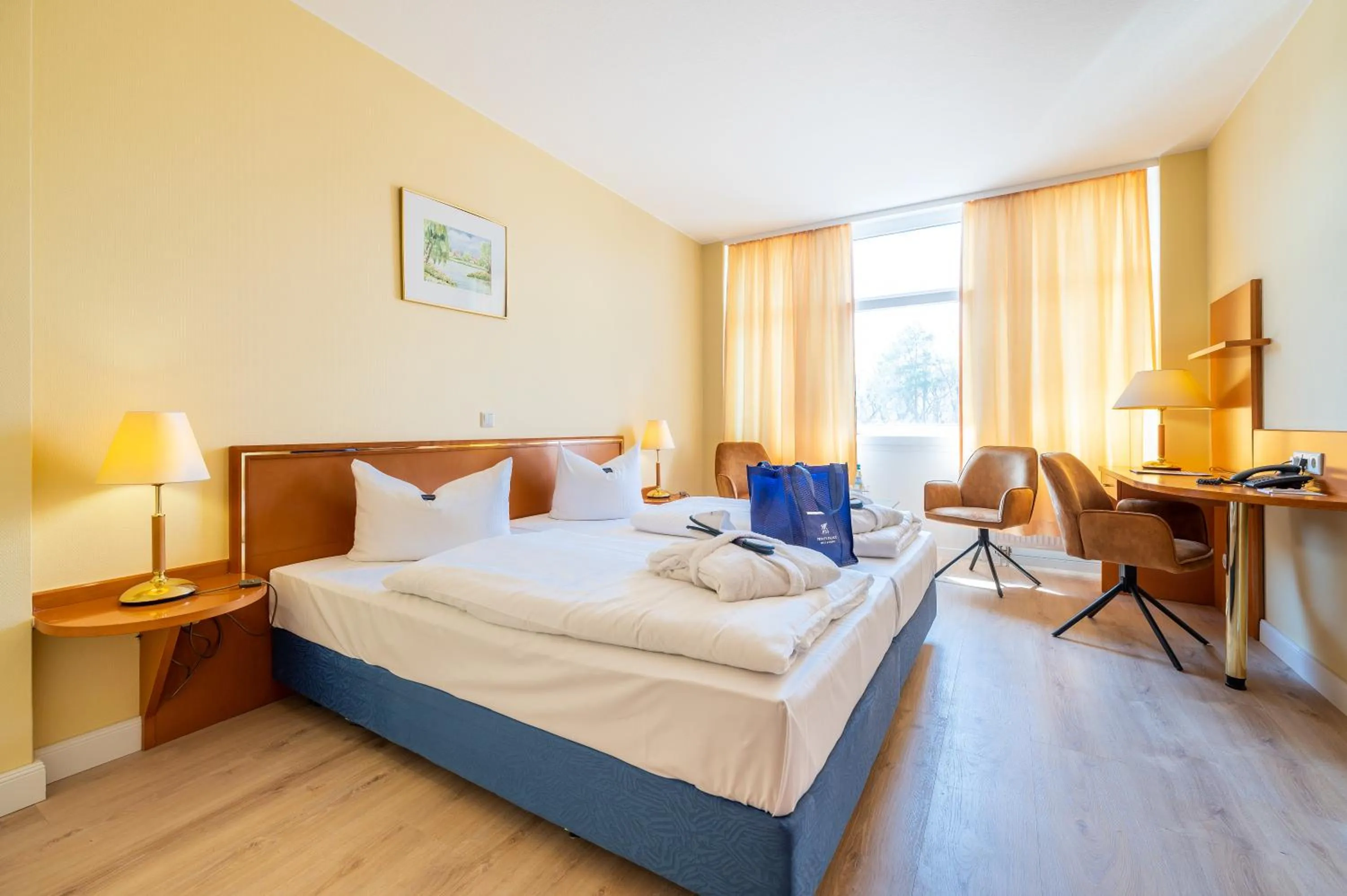 Photo of the whole room, Bed in Arkona Strandhotel