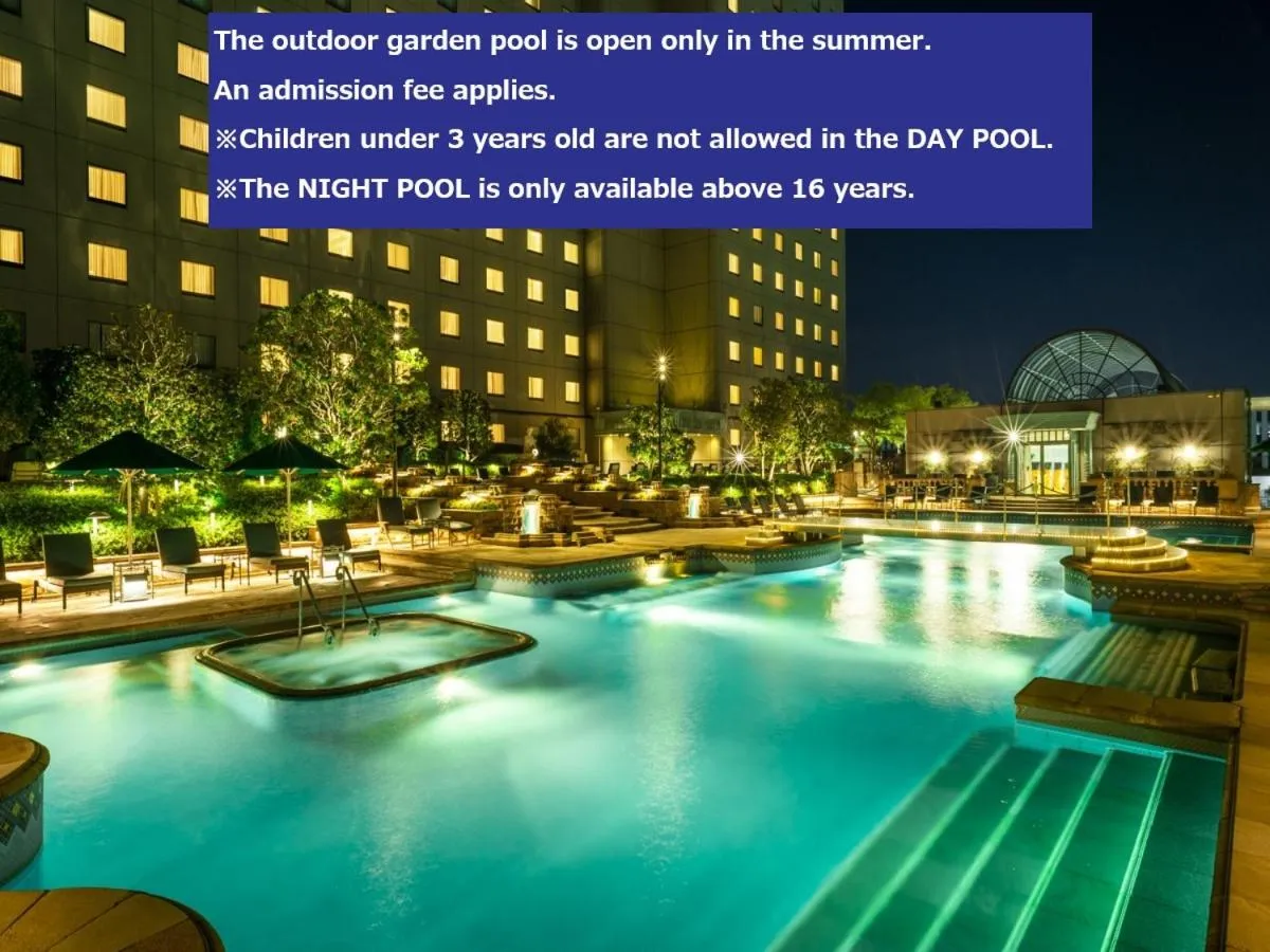 Swimming pool in Hotel East 21 Tokyo