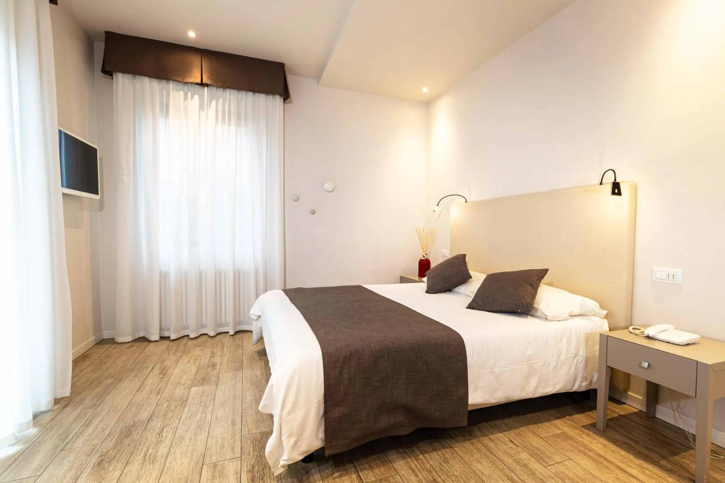 Photo of the whole room in Hotel Marconi