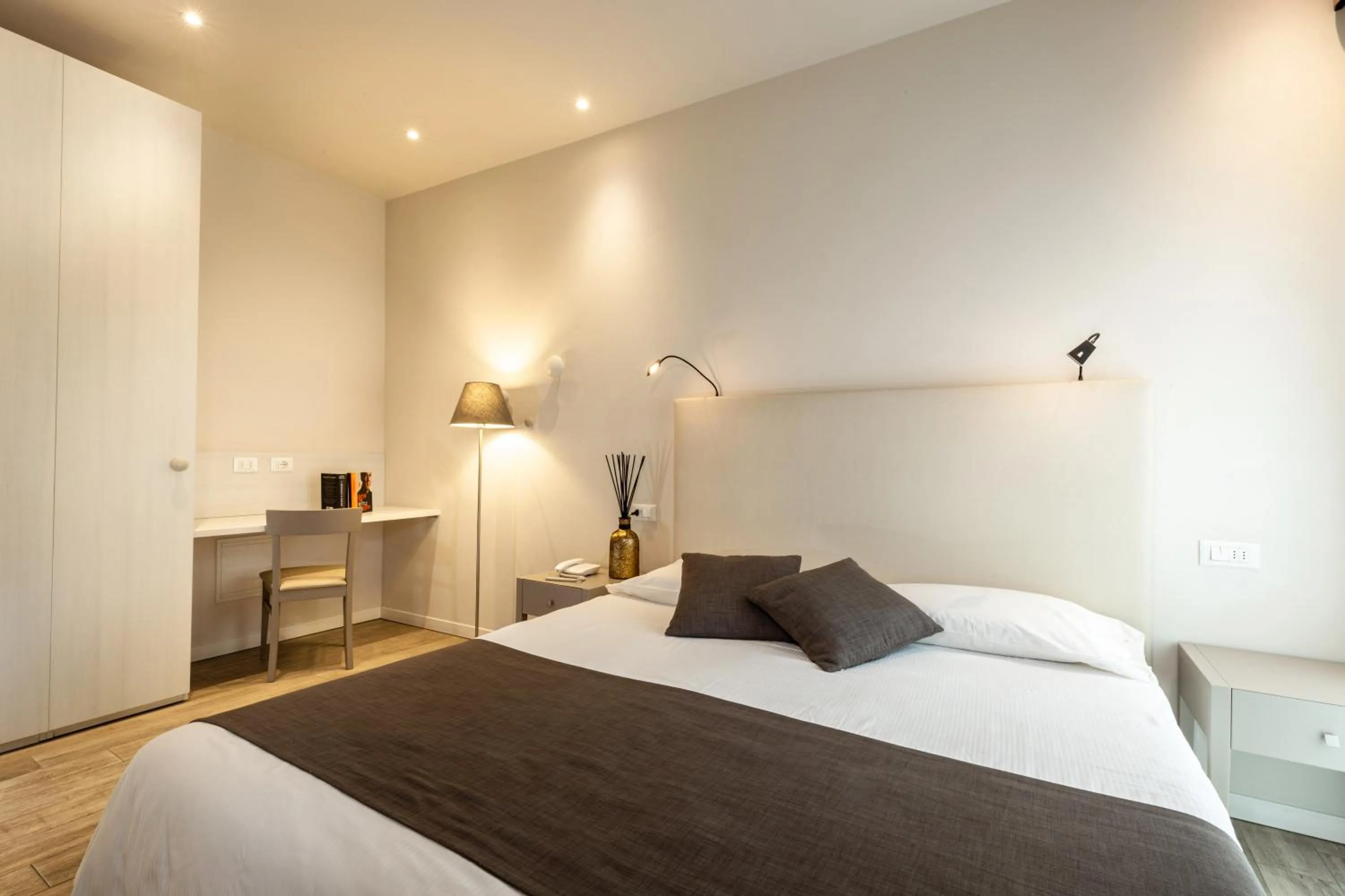 Photo of the whole room in Hotel Marconi